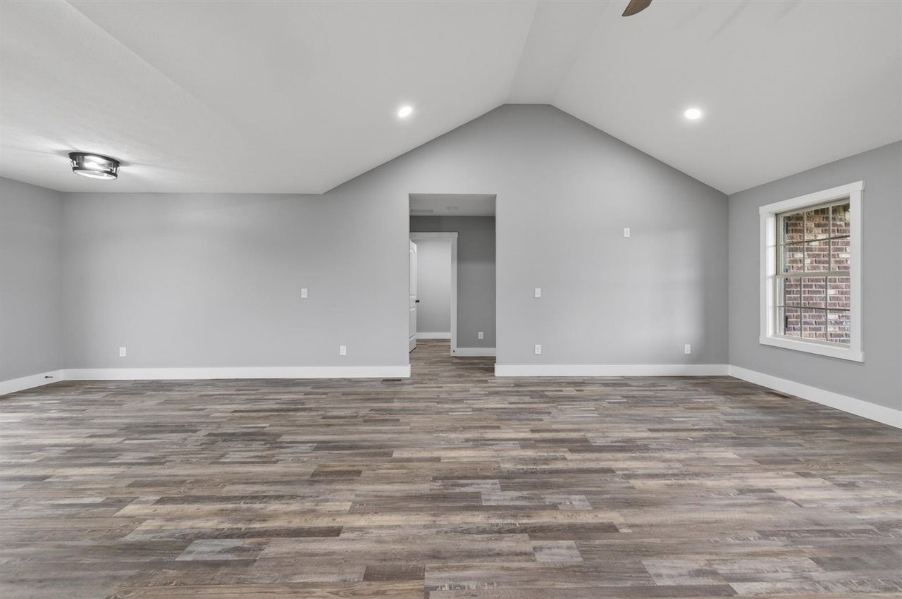 10299 Smiths Grove Scottsville Road