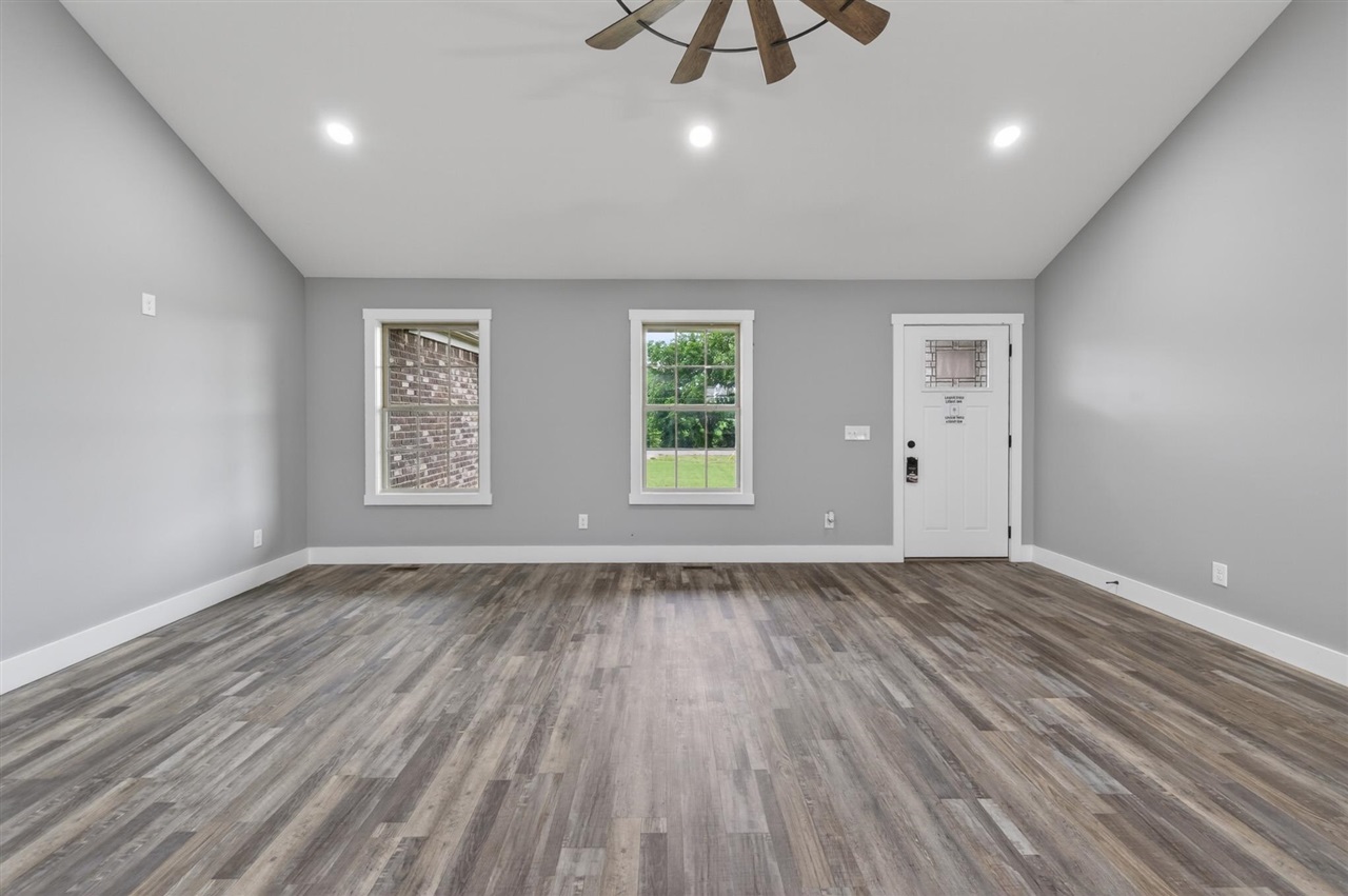 10299 Smiths Grove Scottsville Road