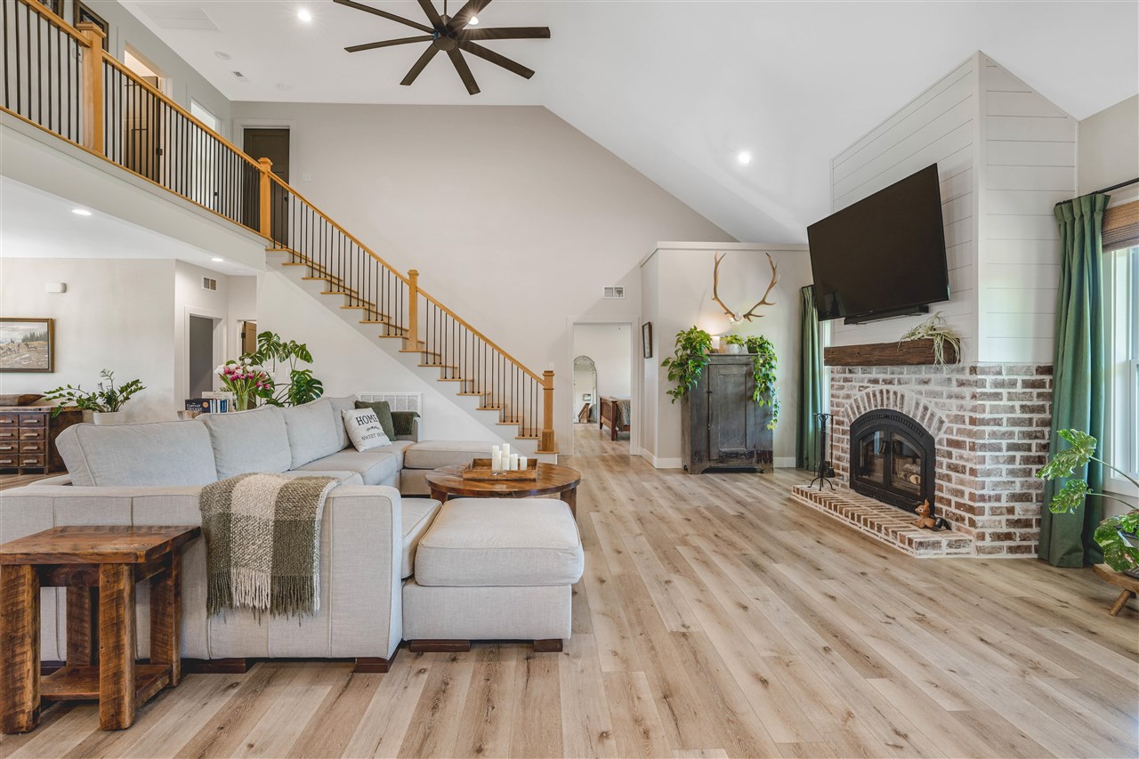 549 Oscar Raymer Road