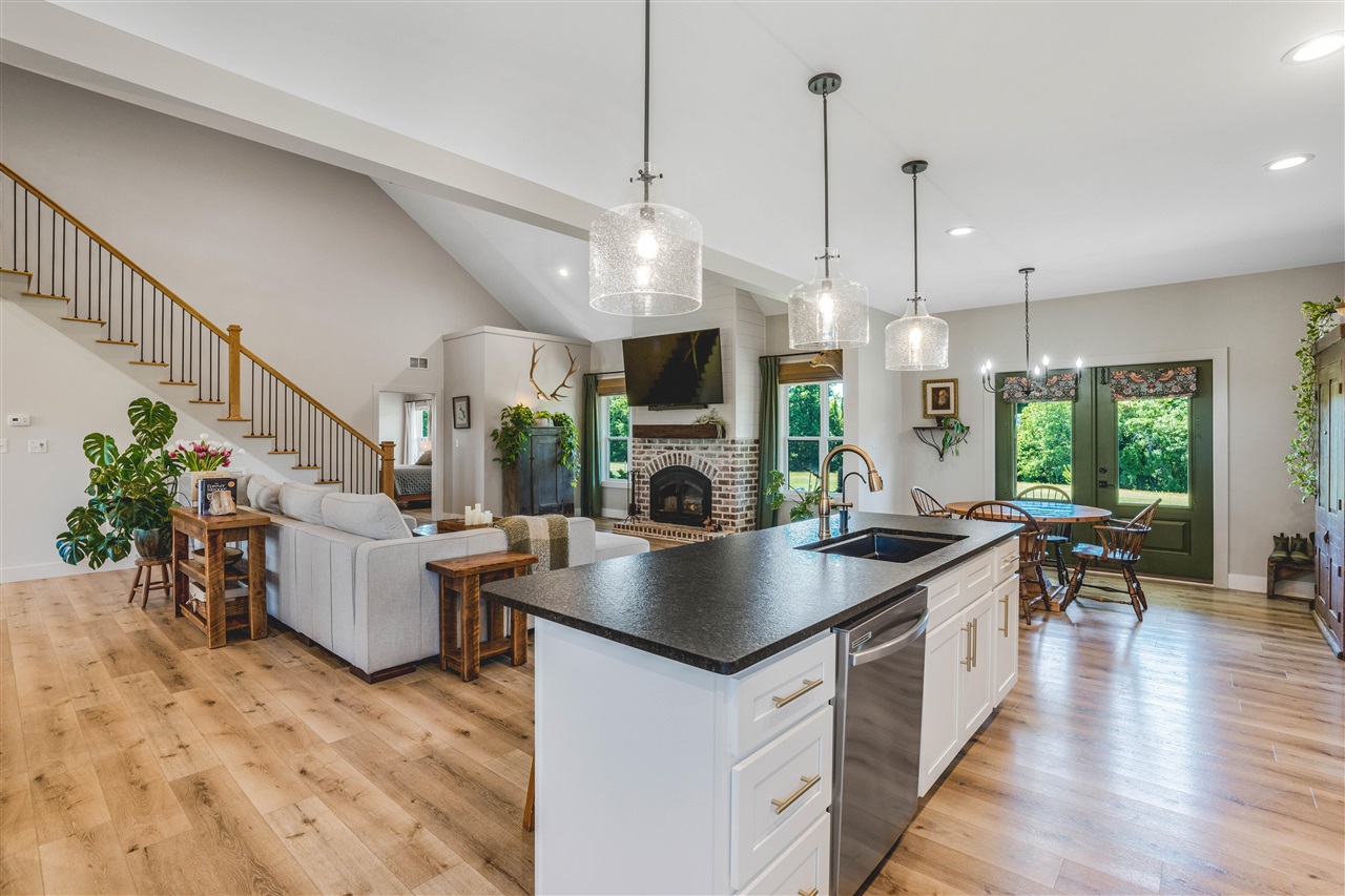 549 Oscar Raymer Road
