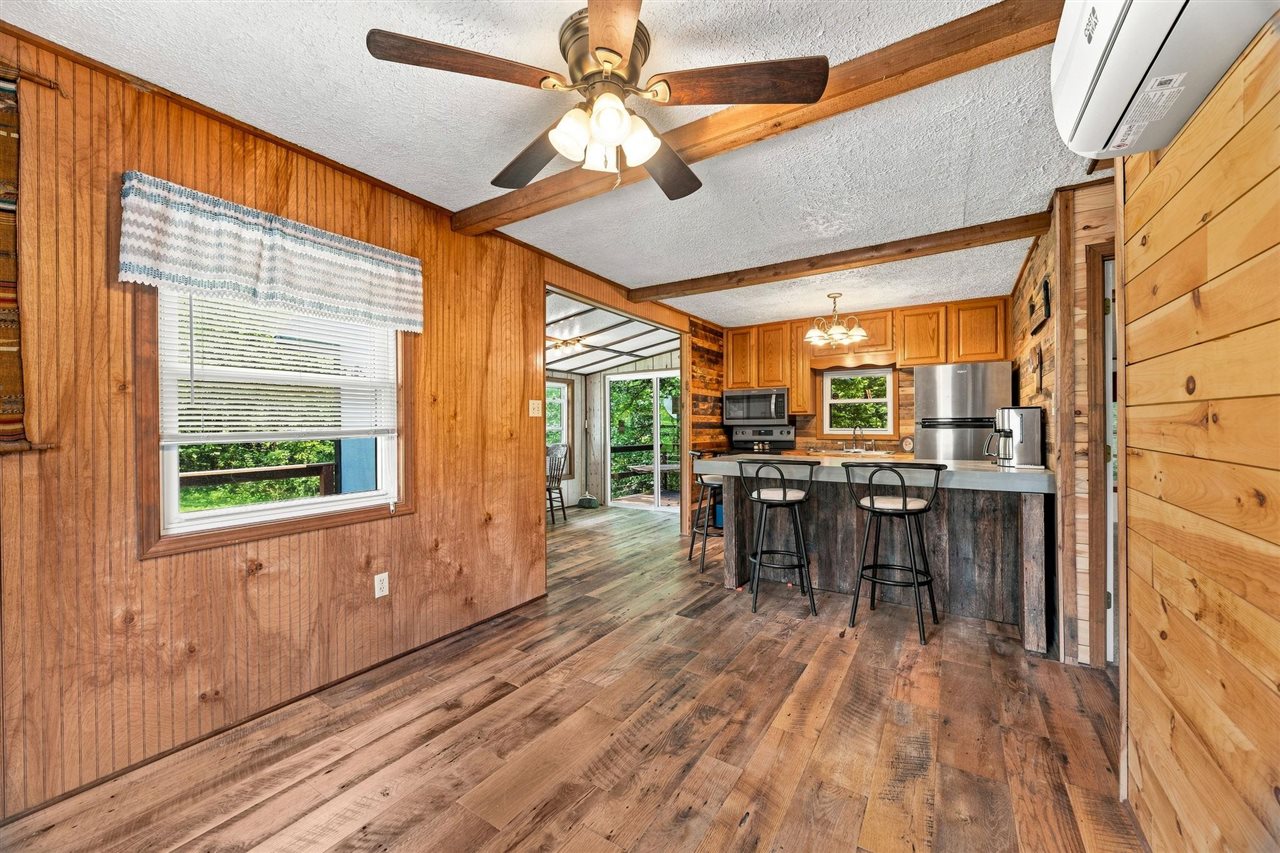 265 S Cave Springs Road