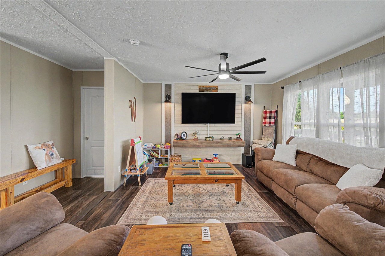810 S Alexander Creek Road