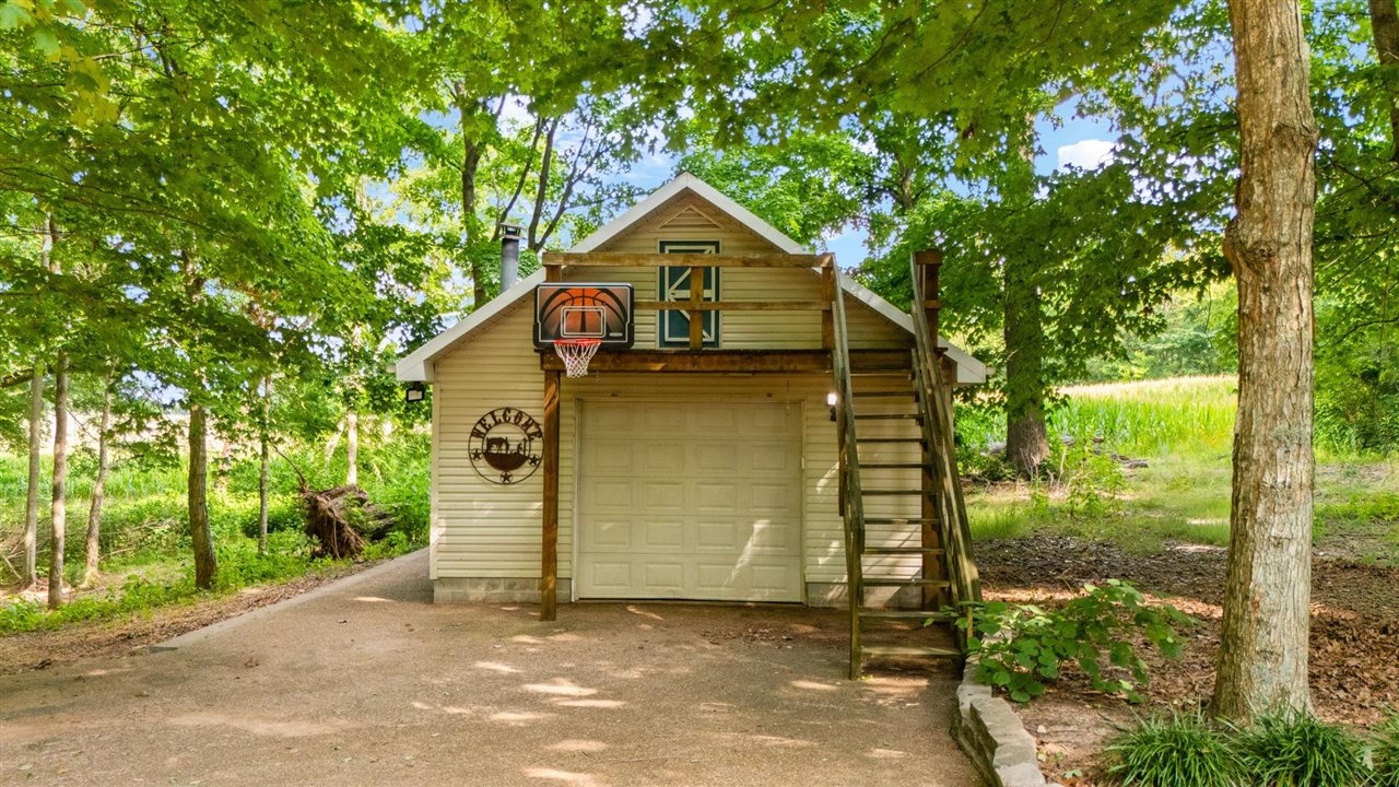 1314 Holland Brothers Road