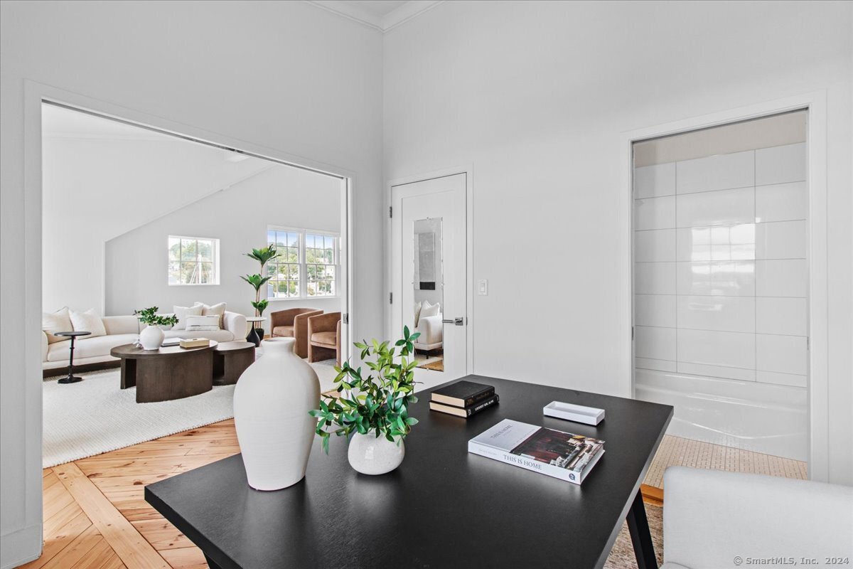 60 Willow Street 305