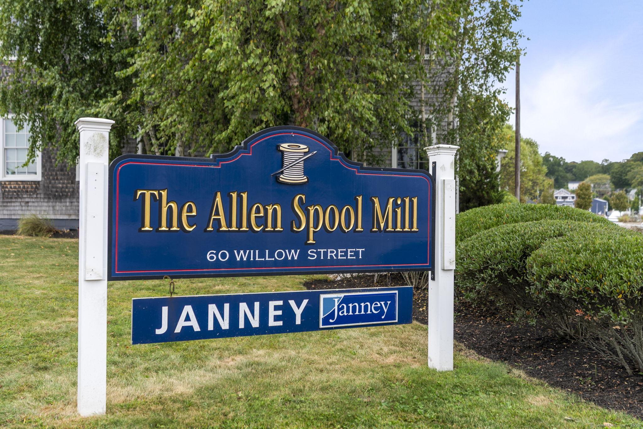 60 Willow Street 205