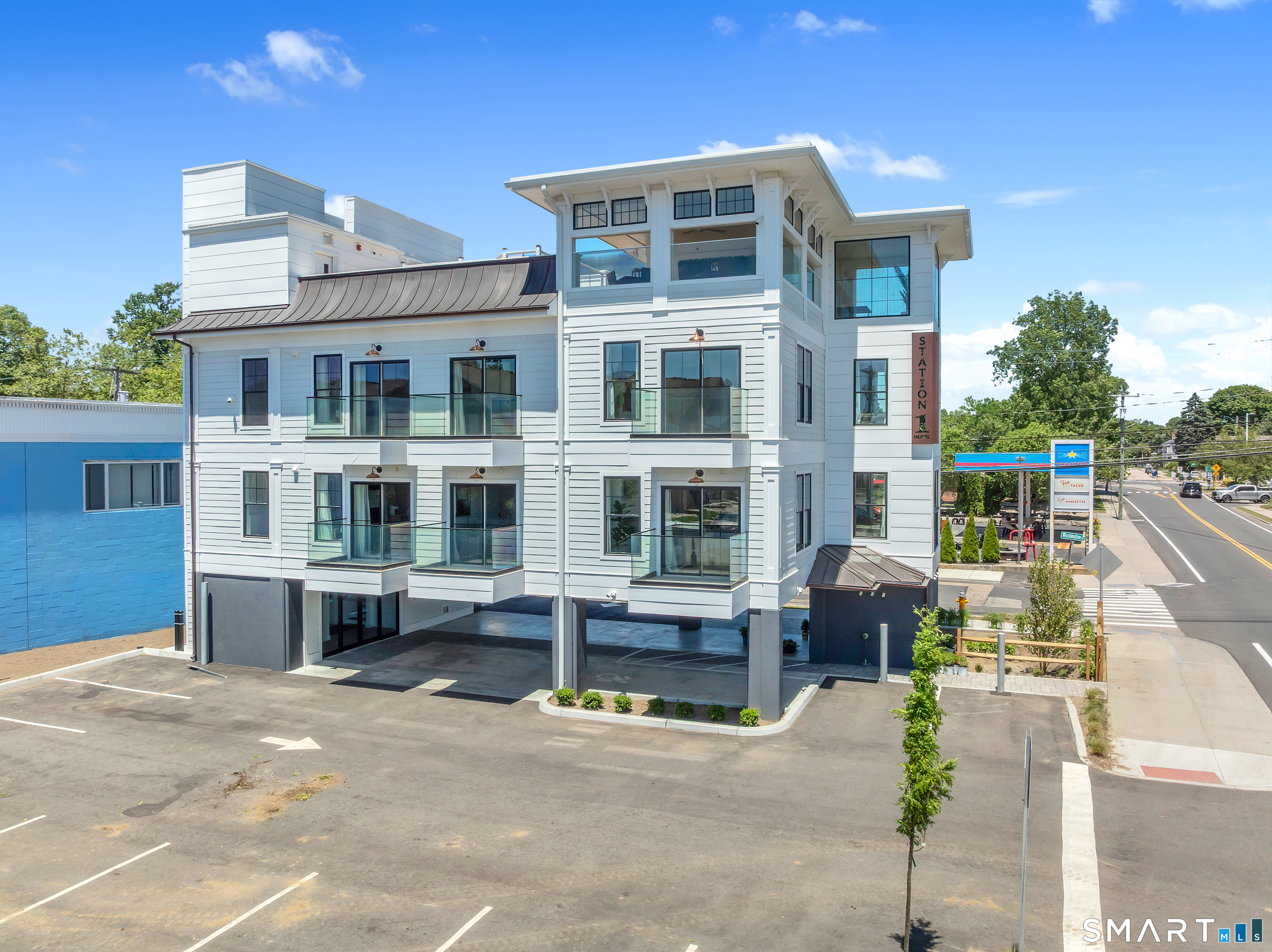 32 Broadway Avenue