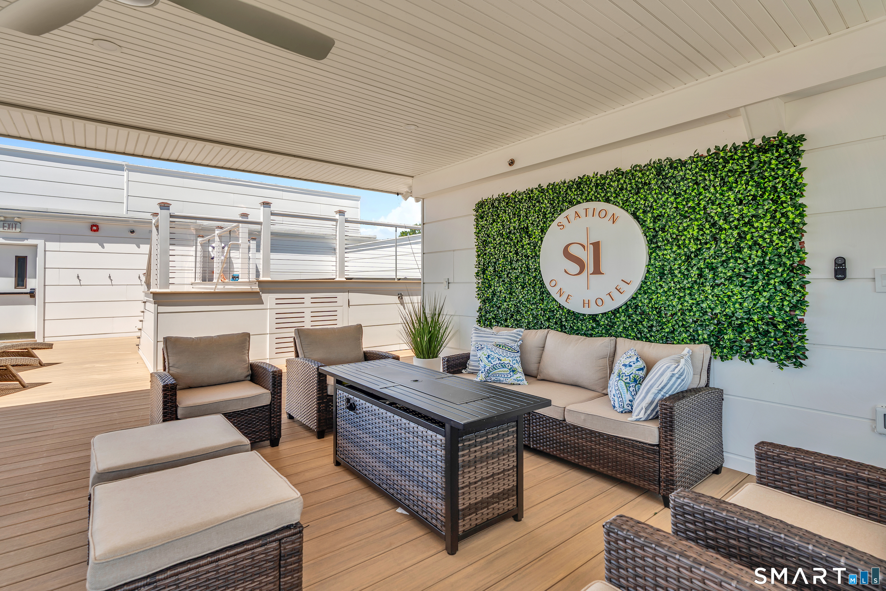 32 Broadway Avenue