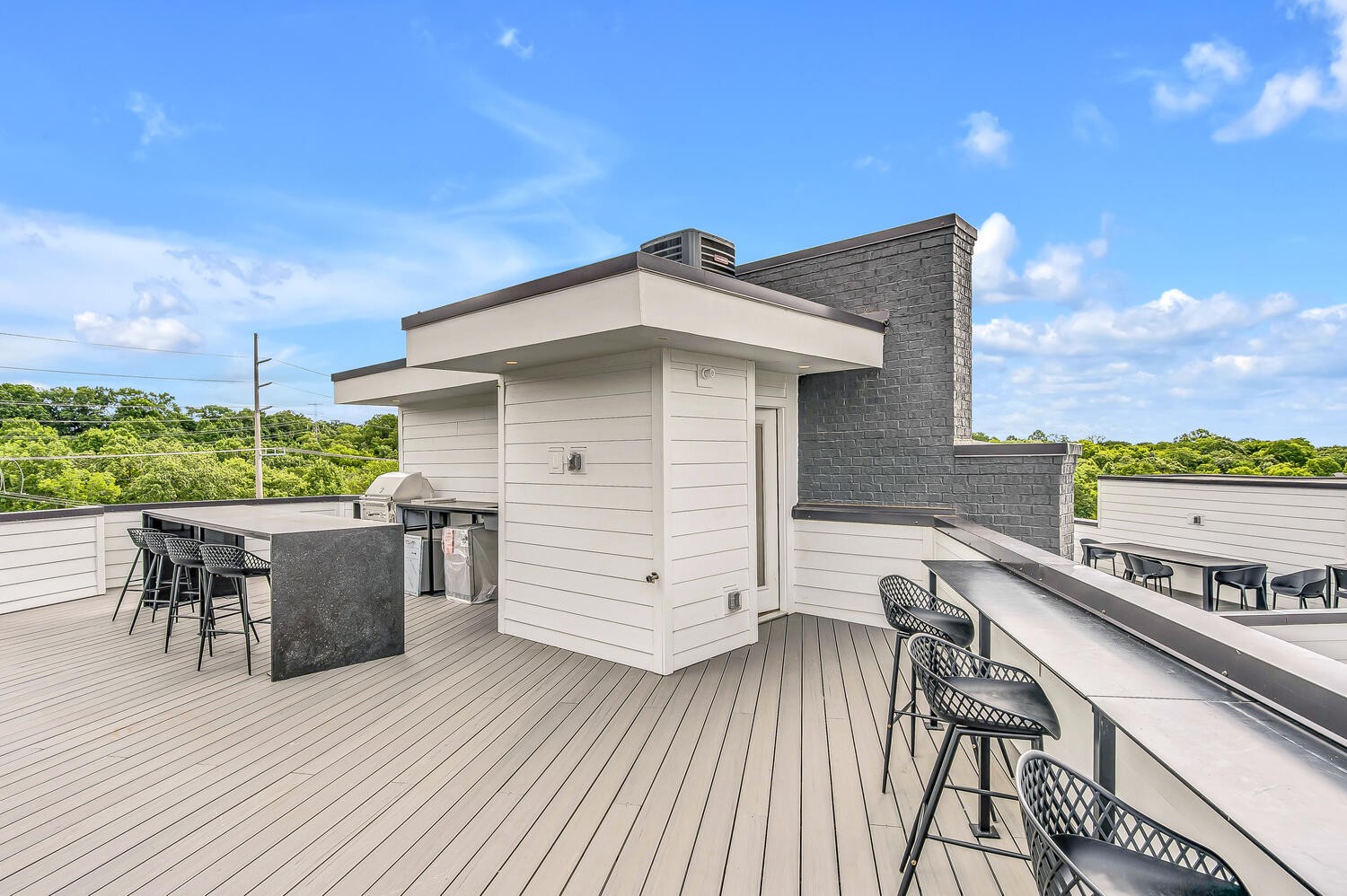 1000A W Trinity Ln