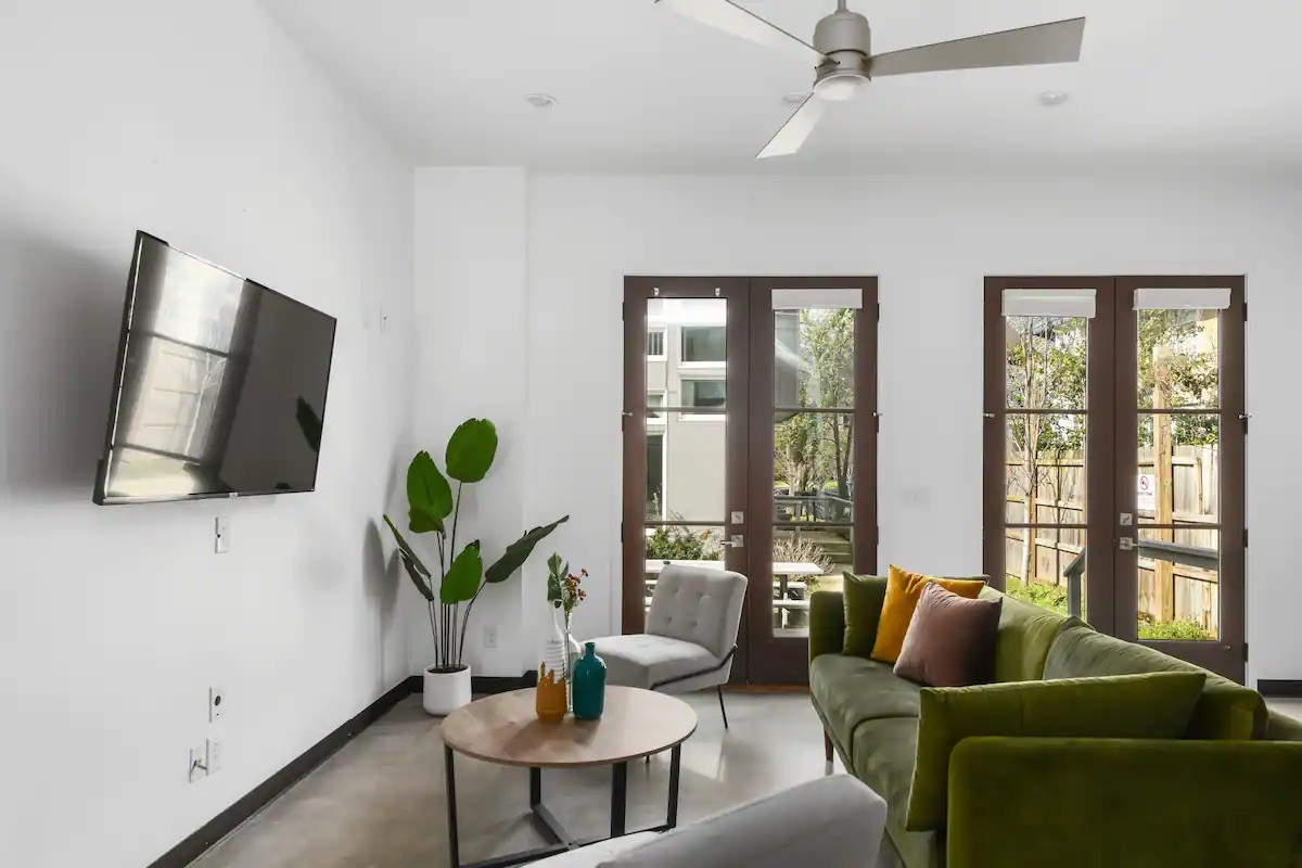 2216 Belmont Blvd Unit: C