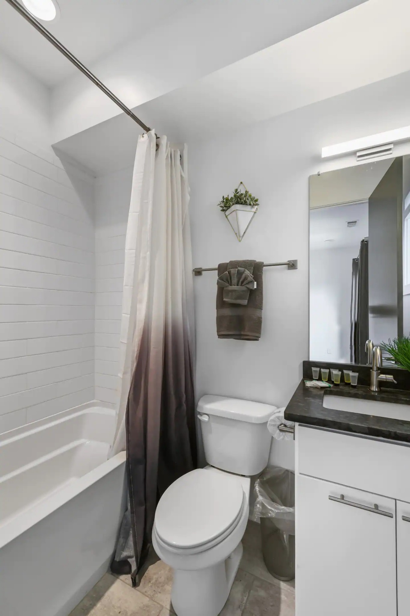 2216 Belmont Blvd Unit: C