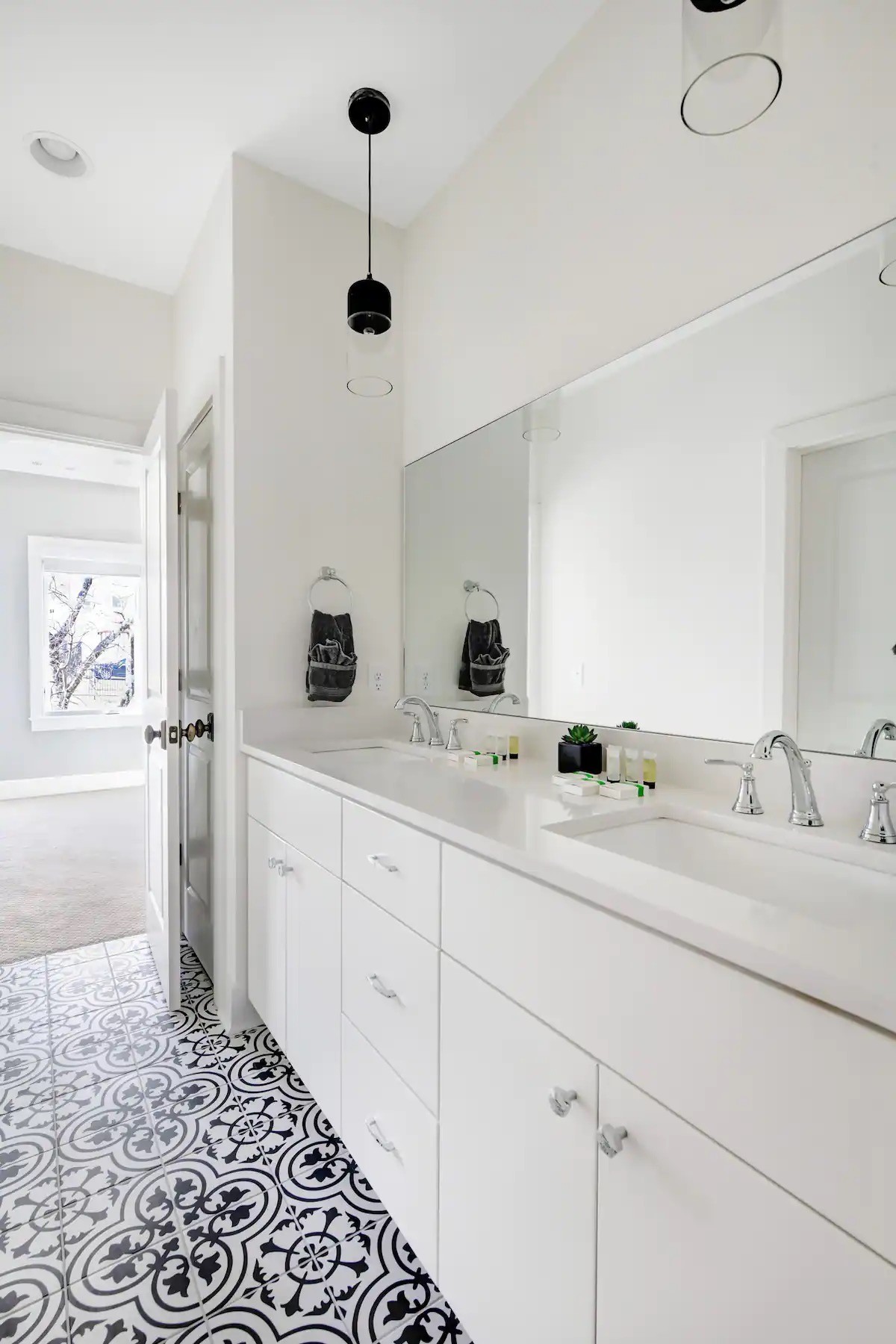 1033 Wedgewood Ave Unit: 2