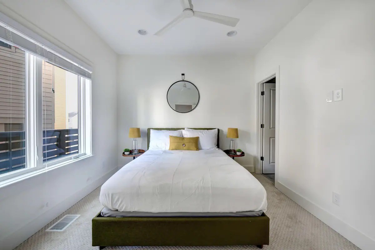 1033 Wedgewood Ave Unit: 2