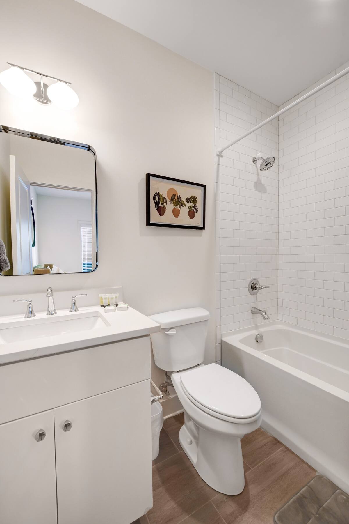 1033 Wedgewood Ave Unit: 2