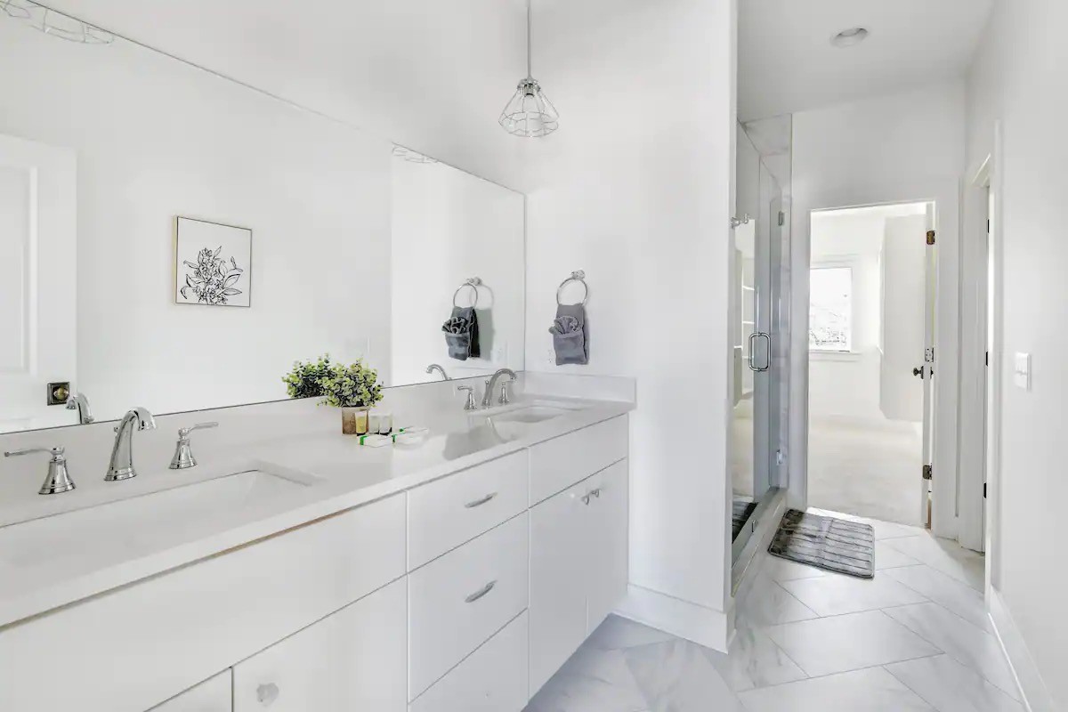 1033 Wedgewood Ave Unit: 2