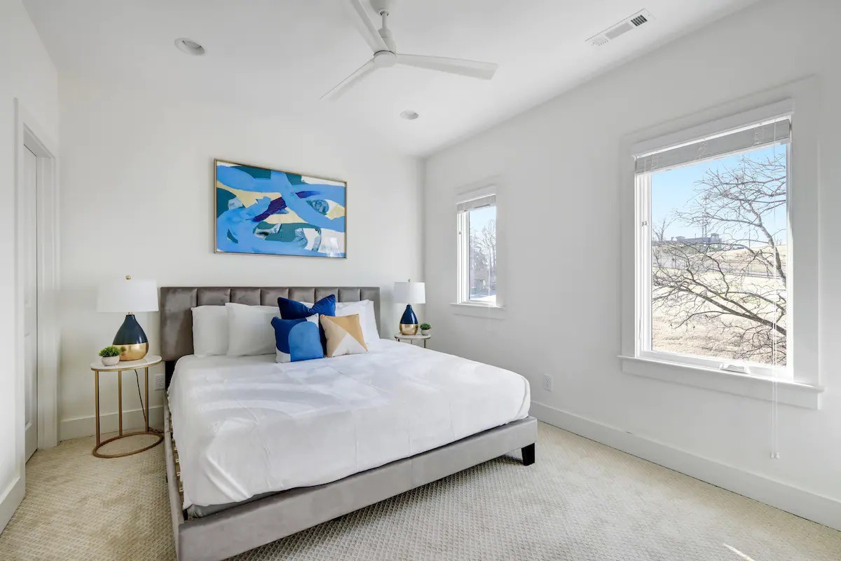 1033 Wedgewood Ave Unit: 2