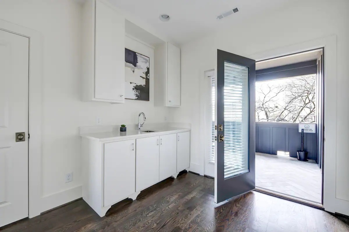 1033 Wedgewood Ave Unit: 2