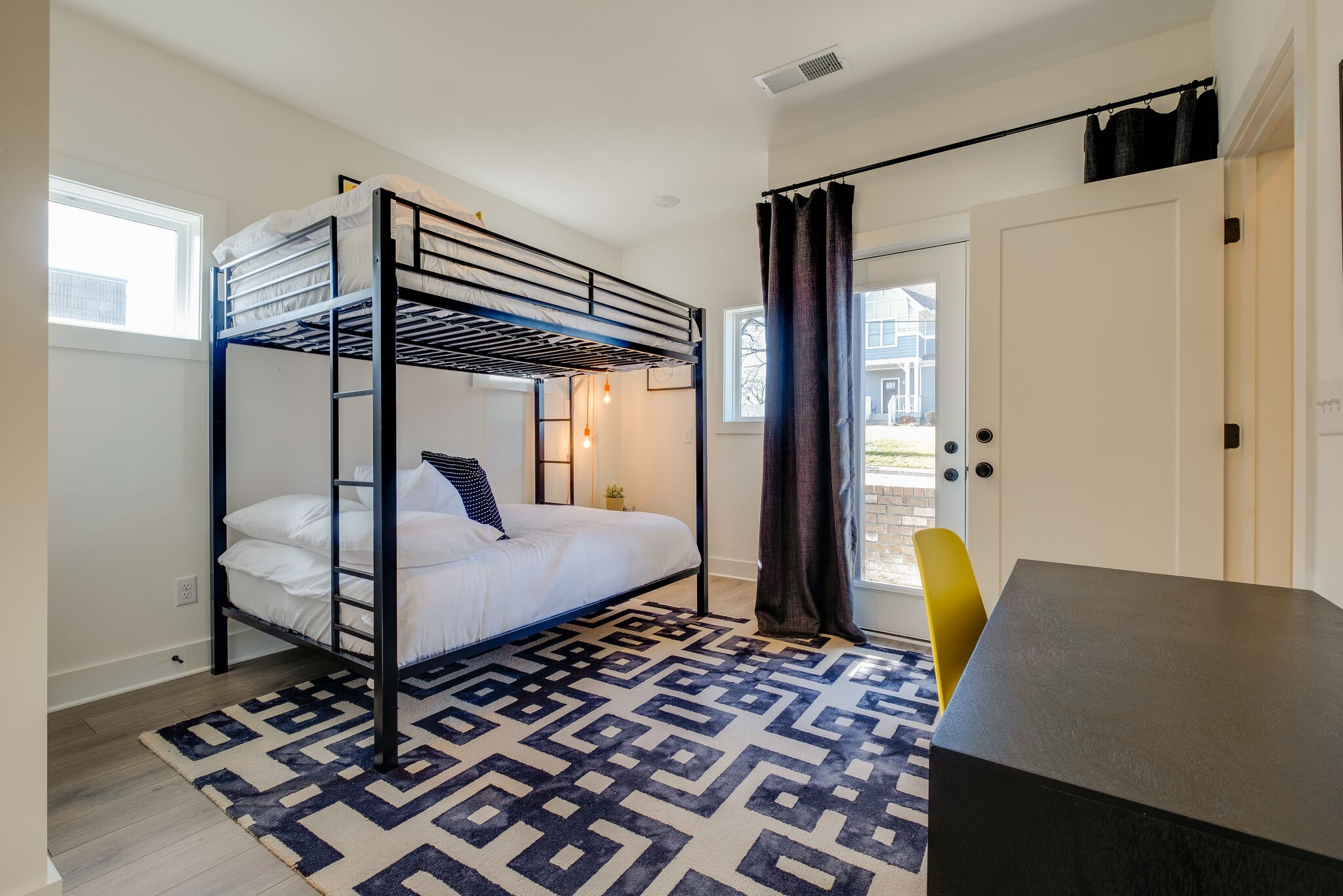 1519 Meridian St Unit: 1