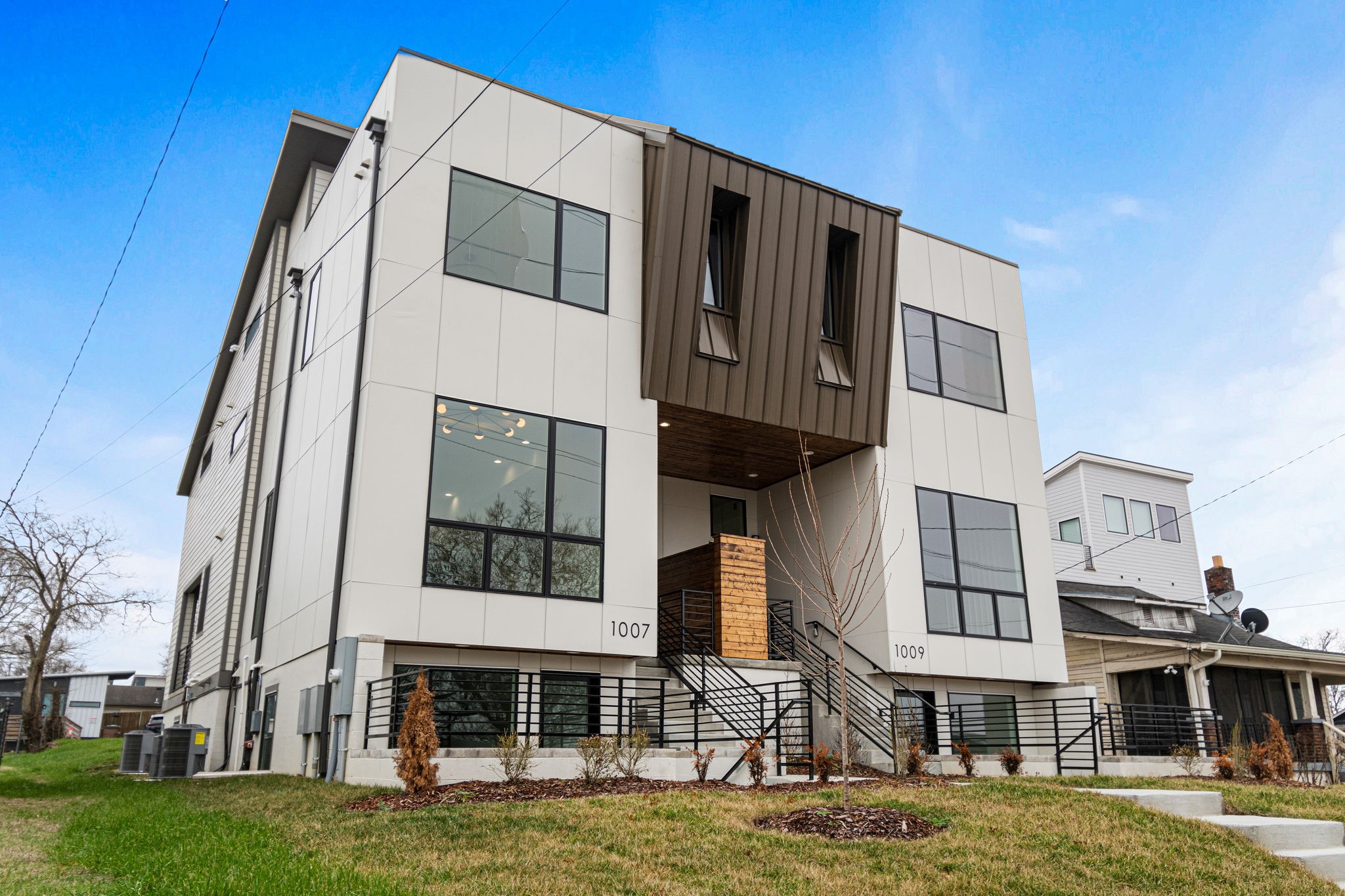 1007 Summit Ave