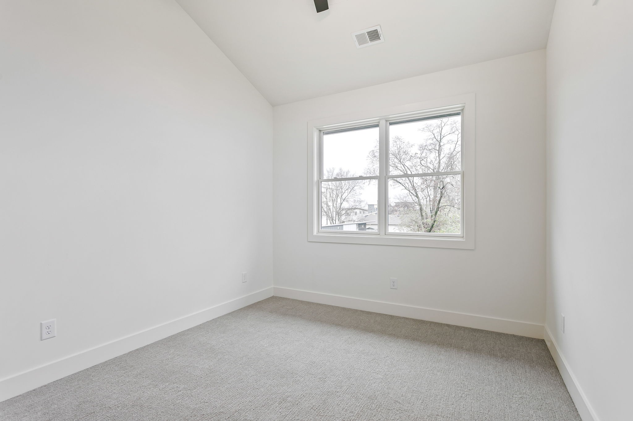 1009 Summit Ave