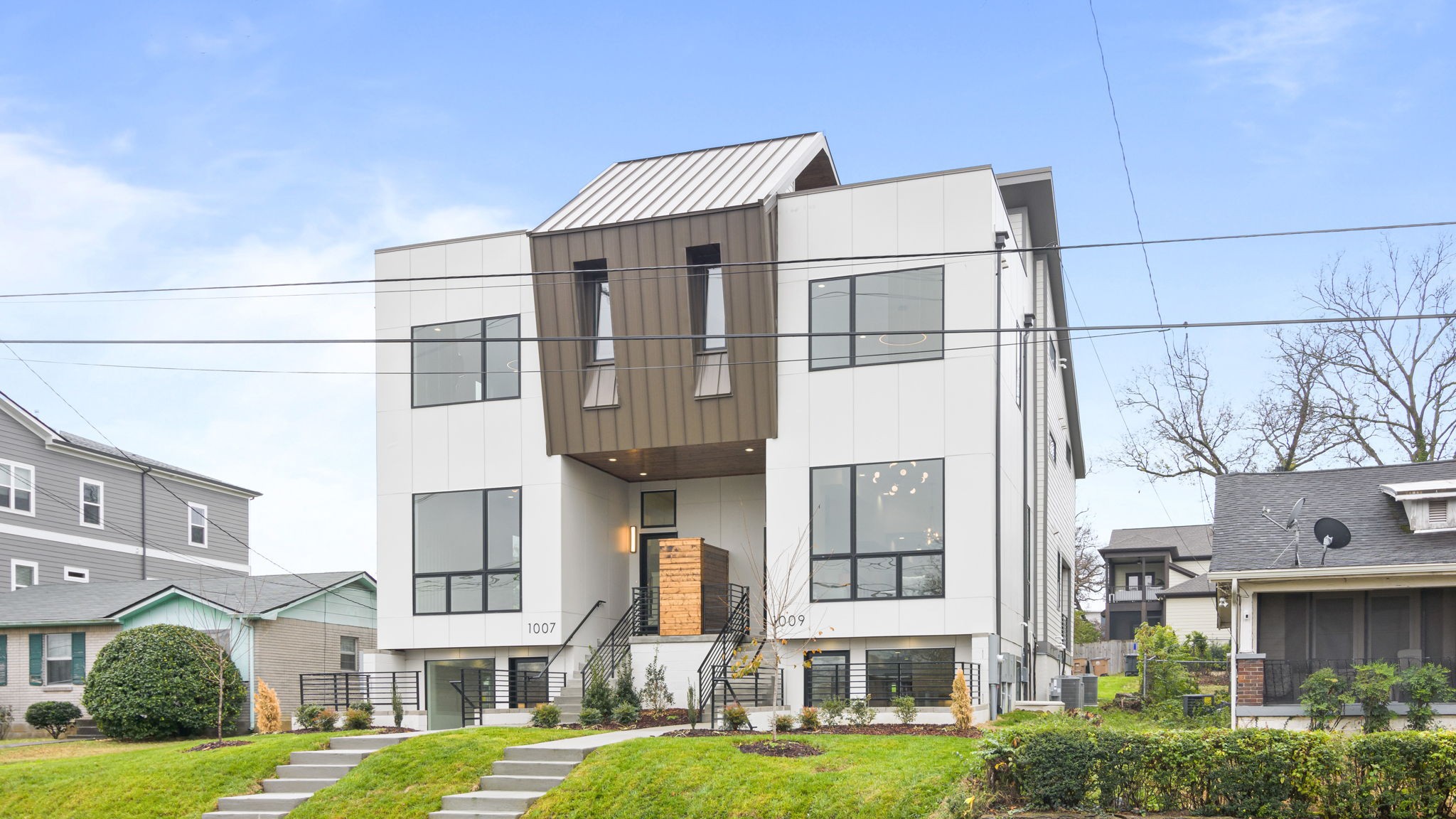 1009 Summit Ave