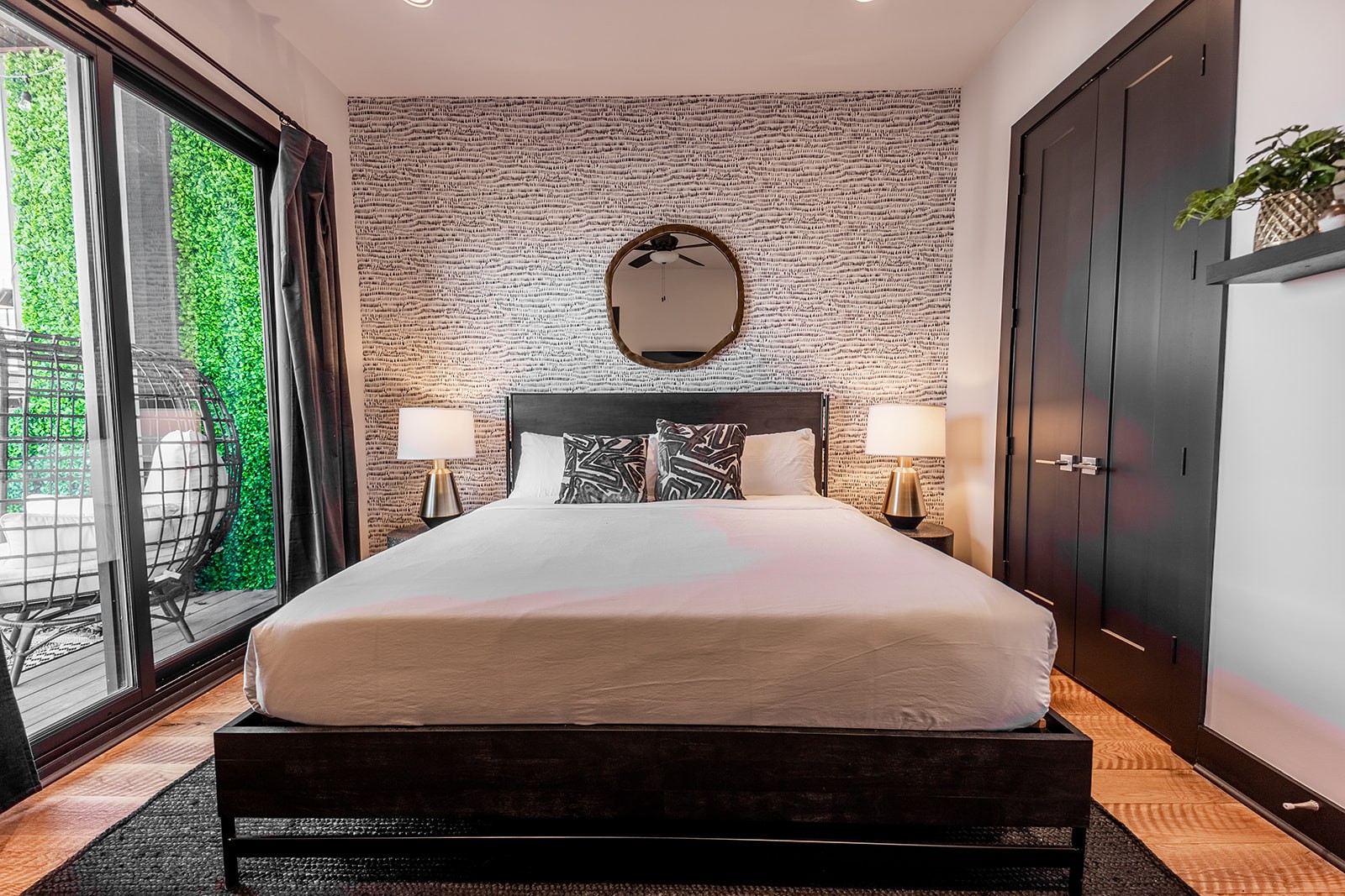 1037 Southside Ct Unit: 4