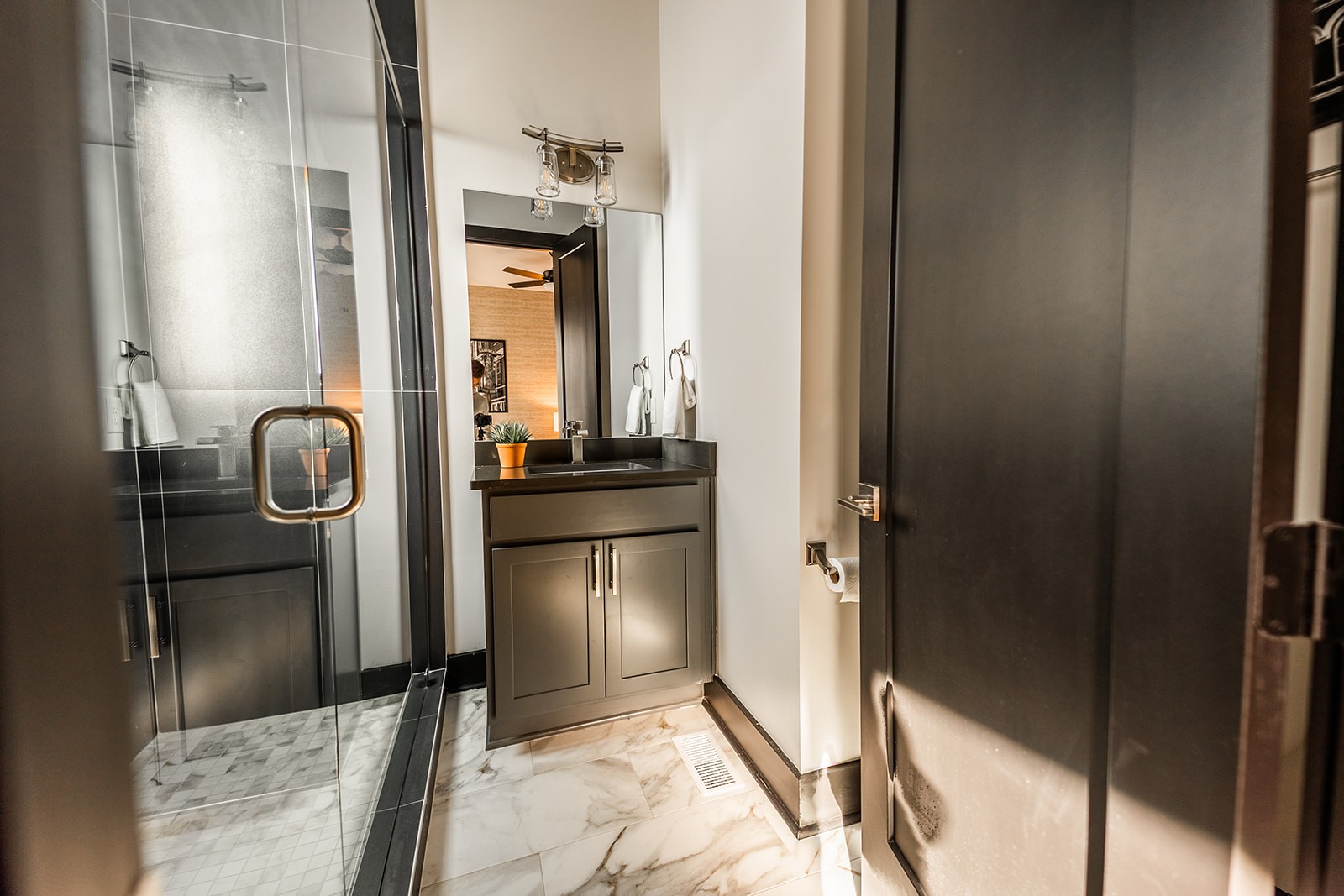 1037 Southside Ct Unit: 4