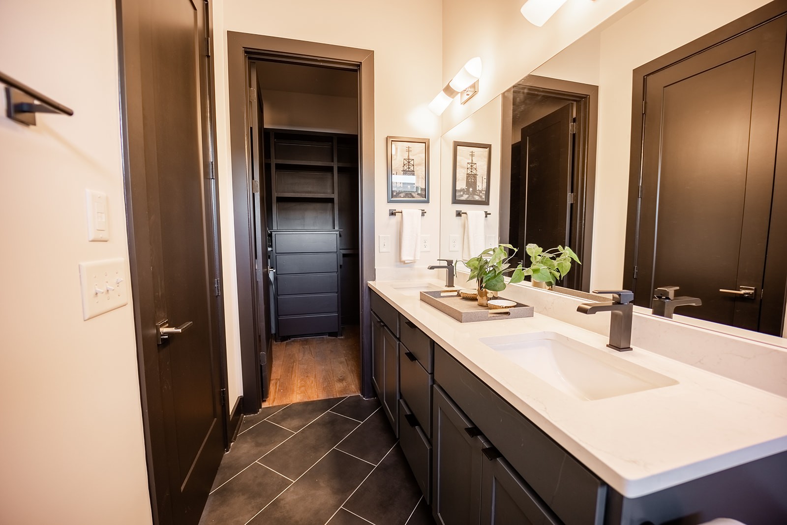 1037 Southside Ct Unit: 4