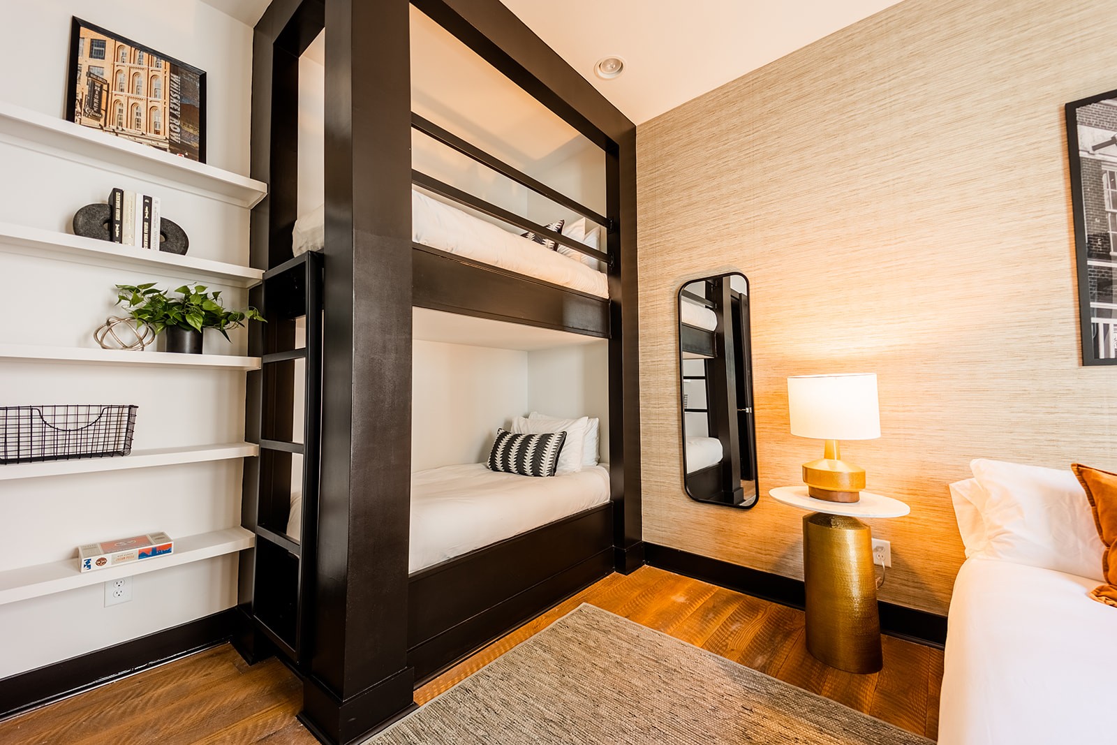 1037 Southside Ct Unit: 4