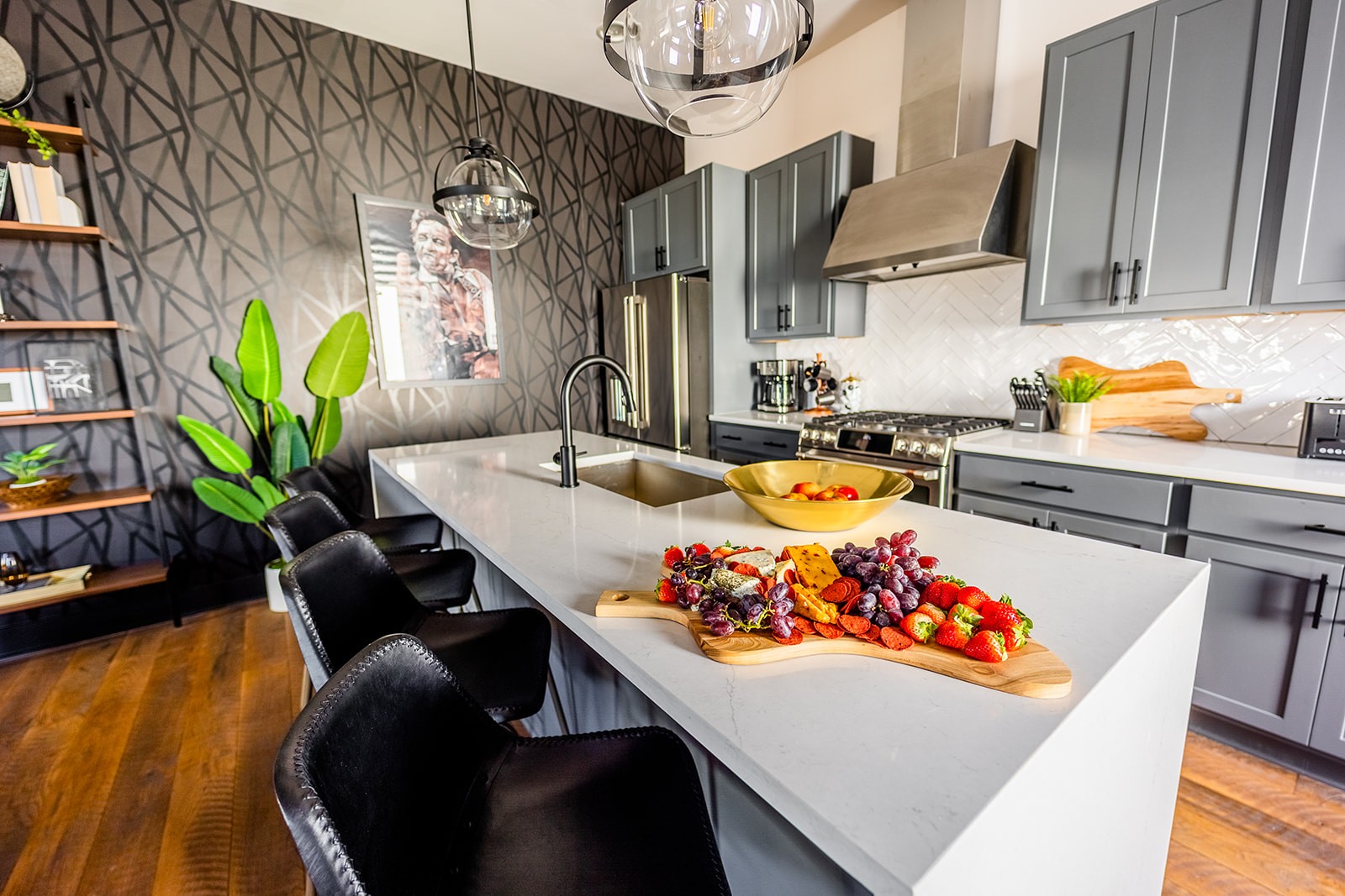 1037 Southside Ct Unit: 4