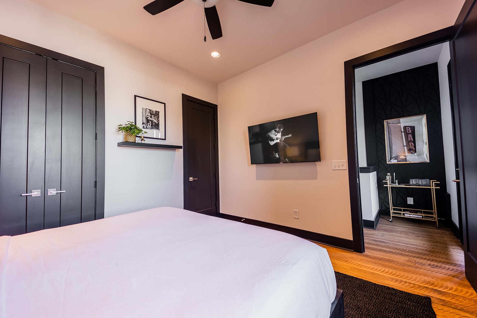 1037 Southside Ct Unit: 4