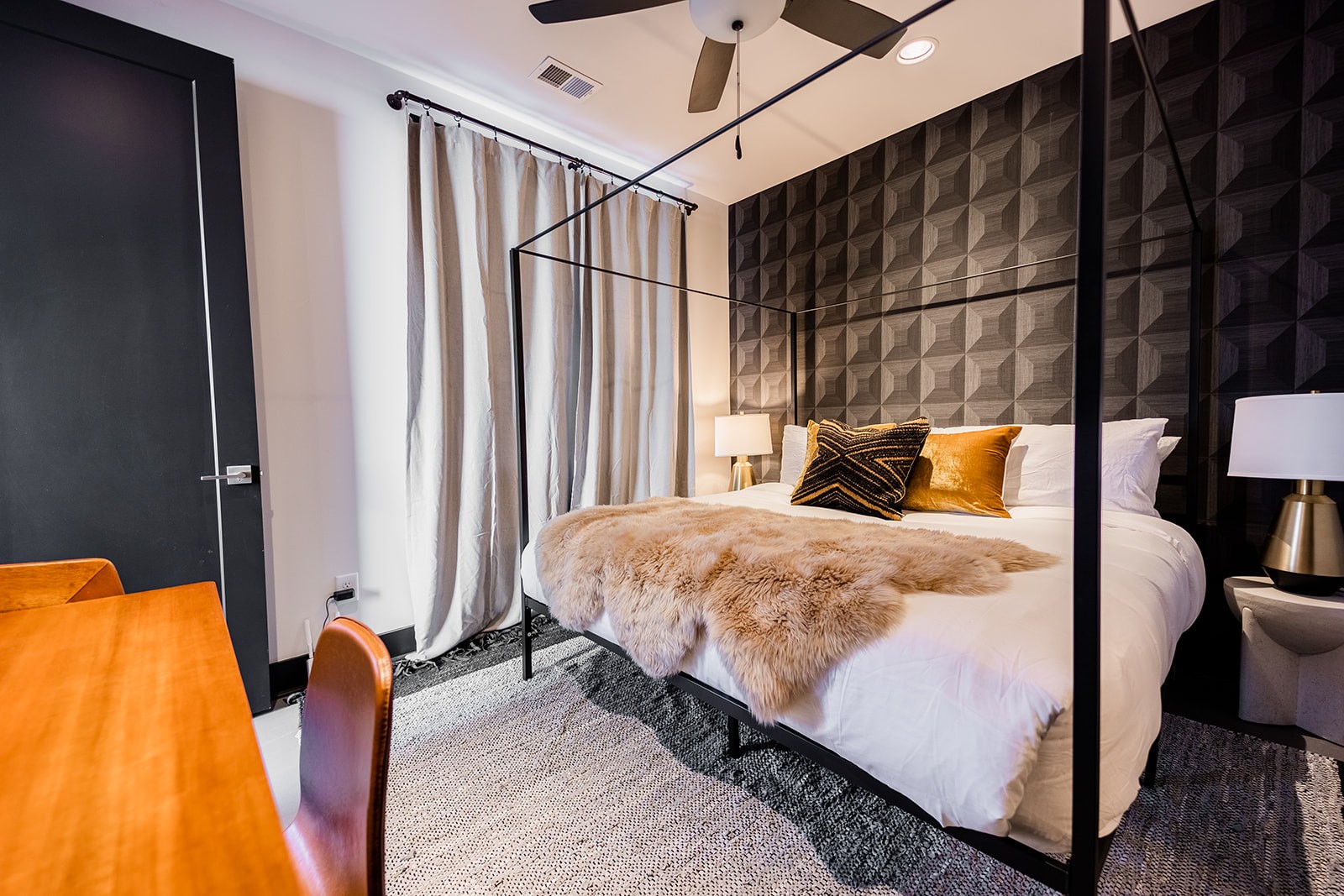 1037 Southside Ct Unit: 4