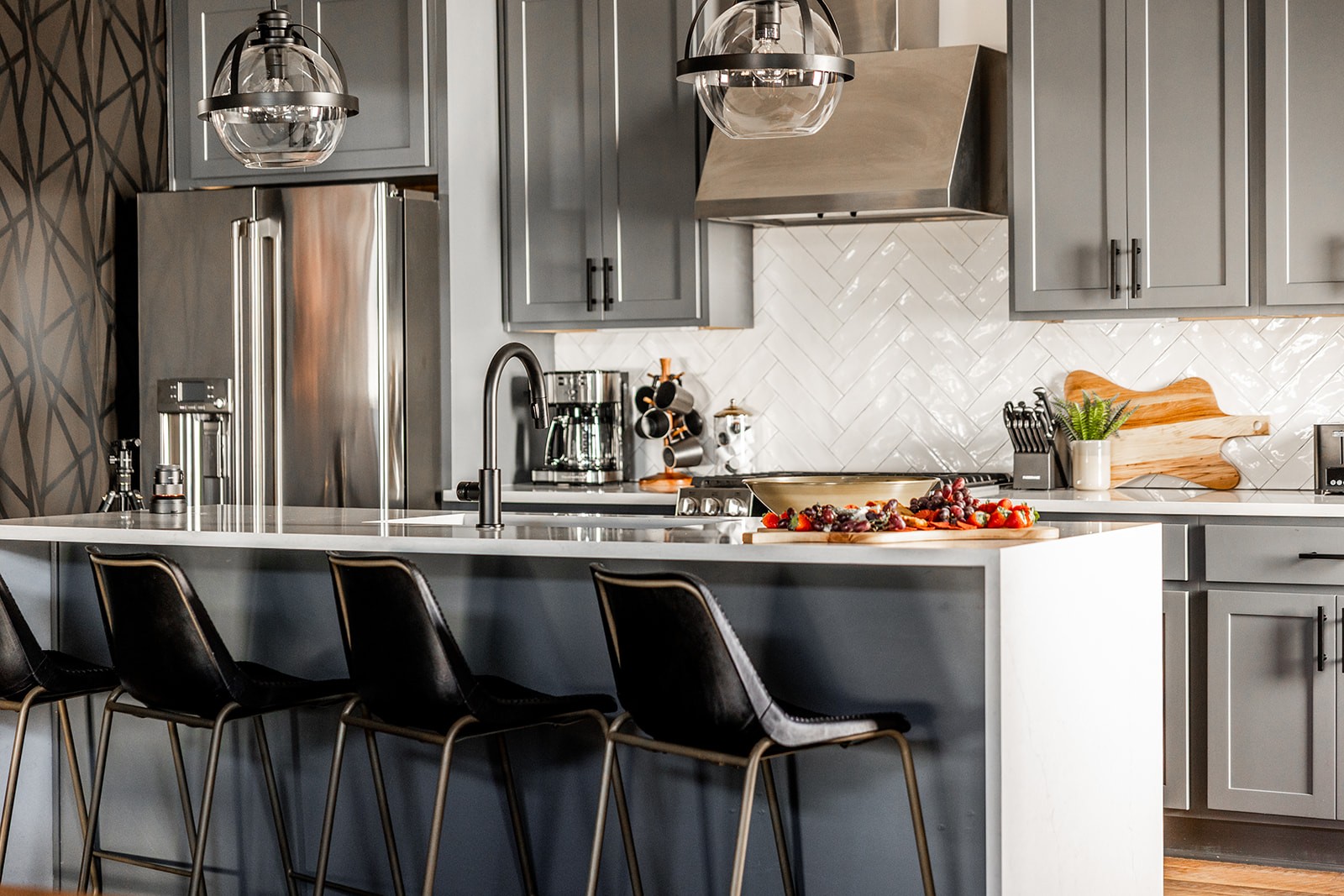 1037 Southside Ct Unit: 4