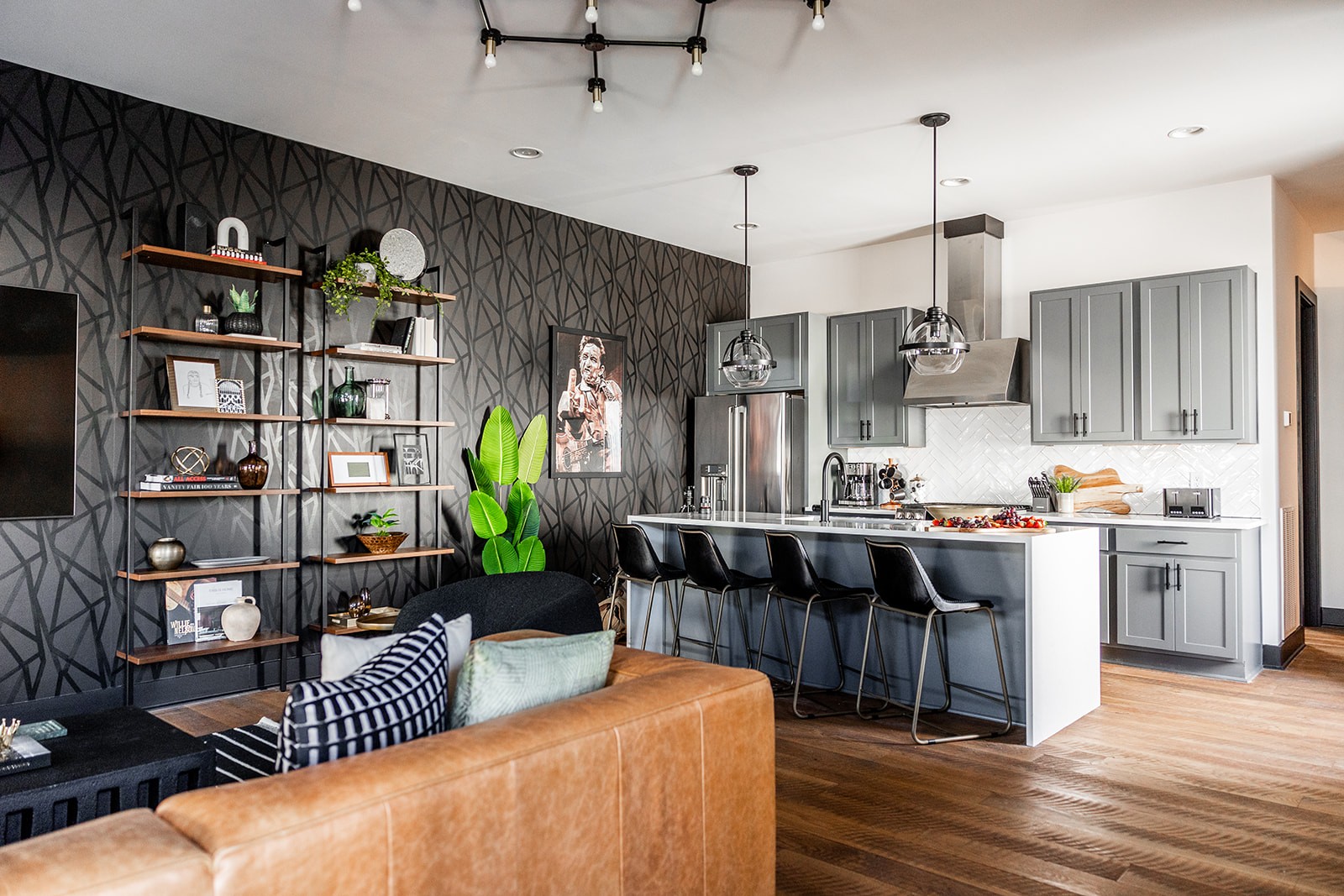 1037 Southside Ct Unit: 4