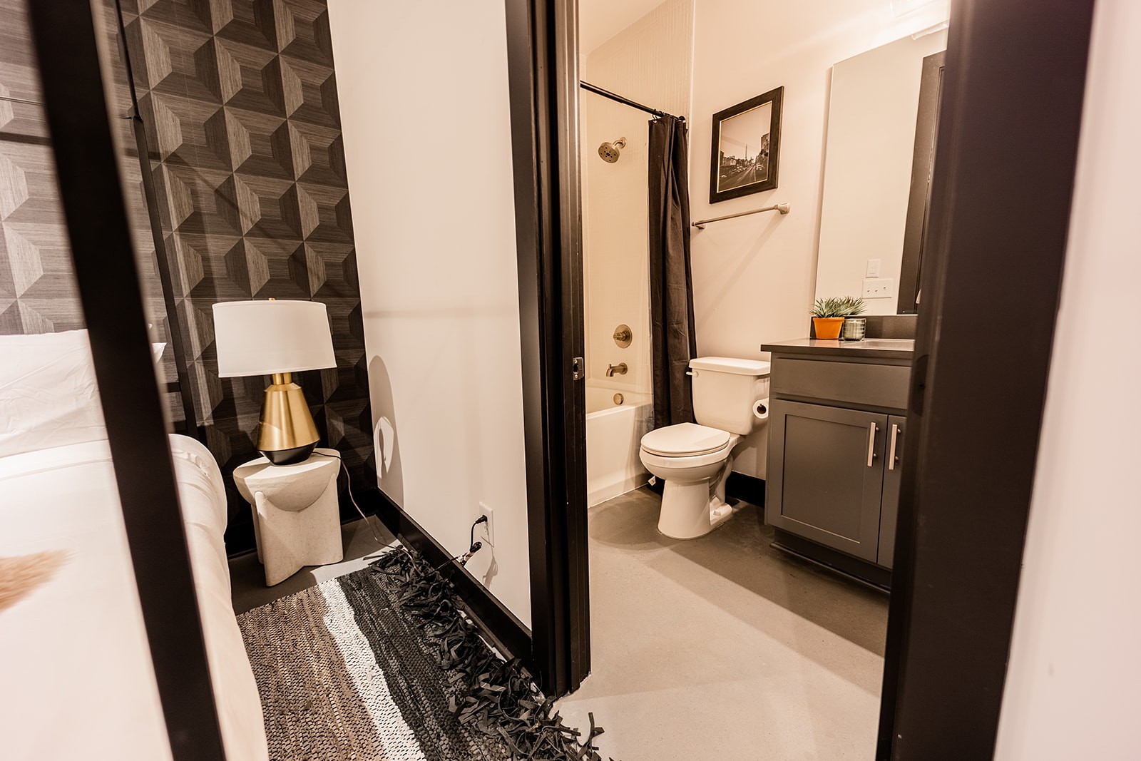 1037 Southside Ct Unit: 4