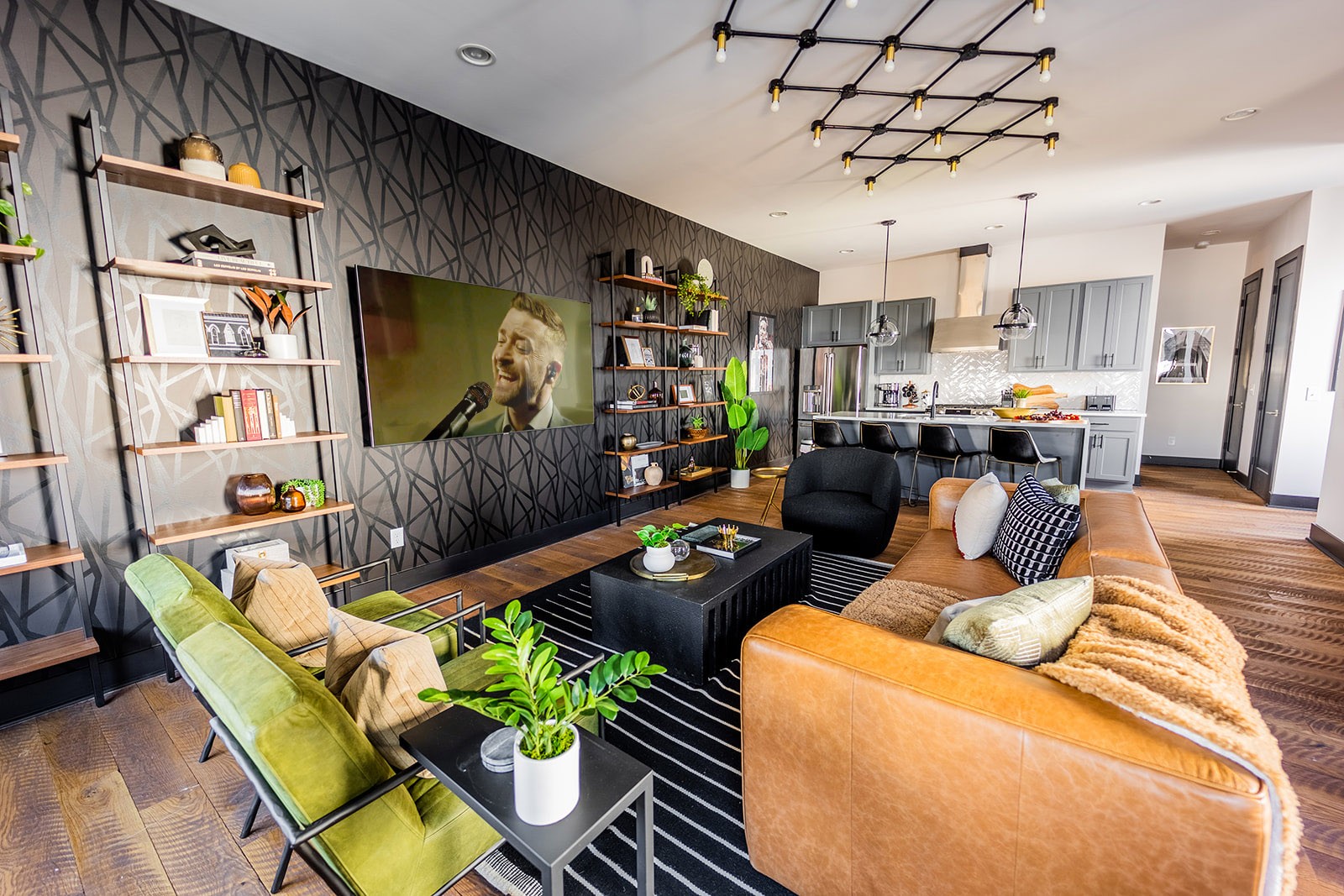 1037 Southside Ct Unit: 4