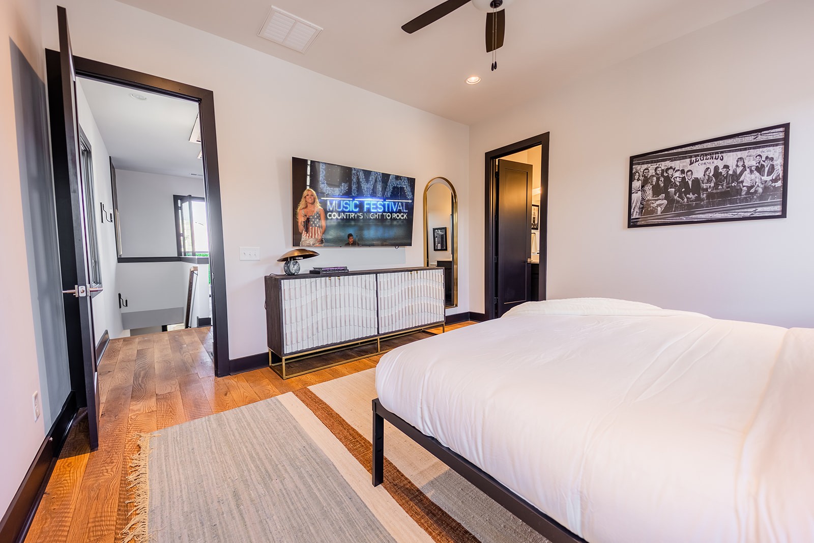 1037 Southside Ct Unit: 4