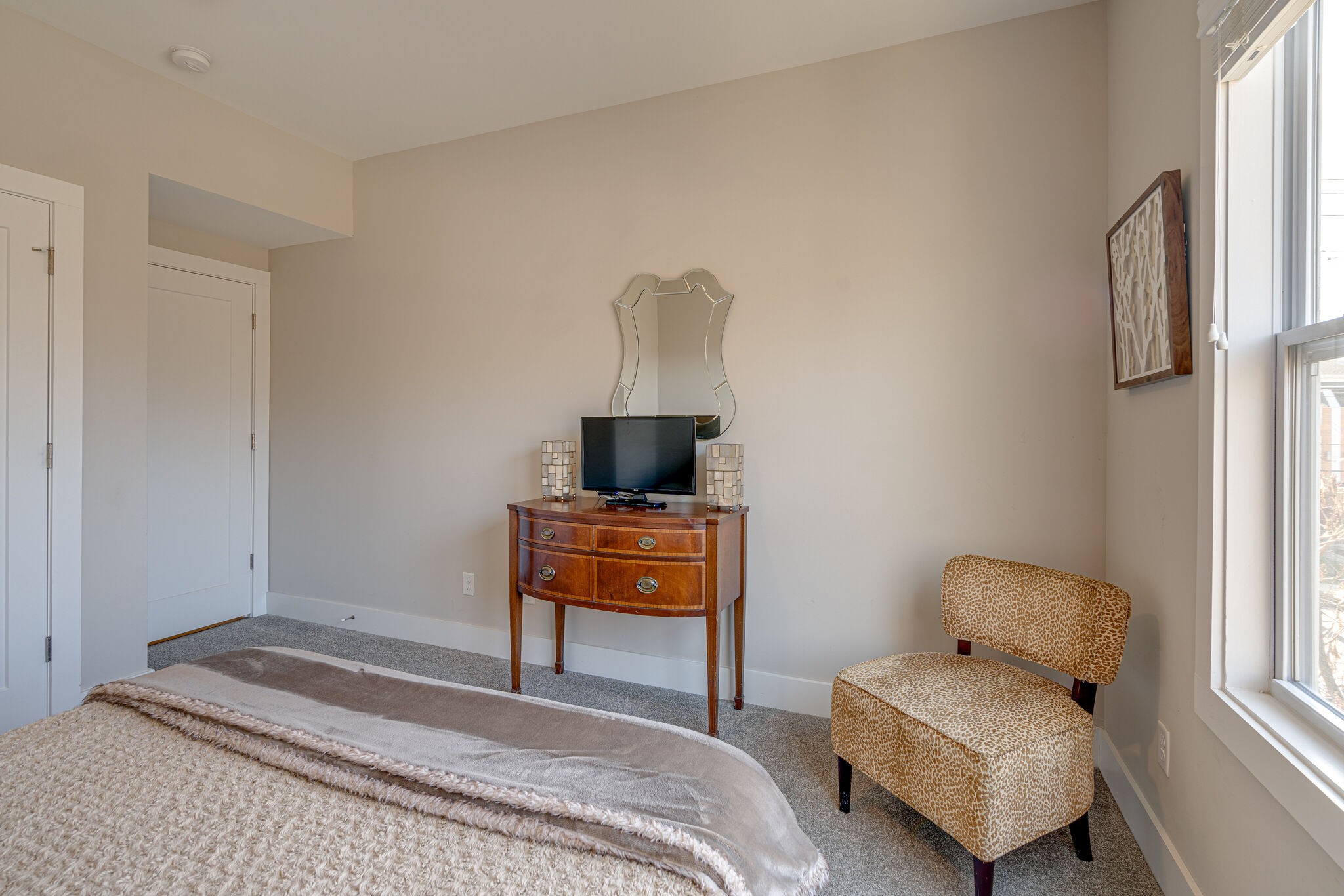 1410 Edgehill Ave Unit: B