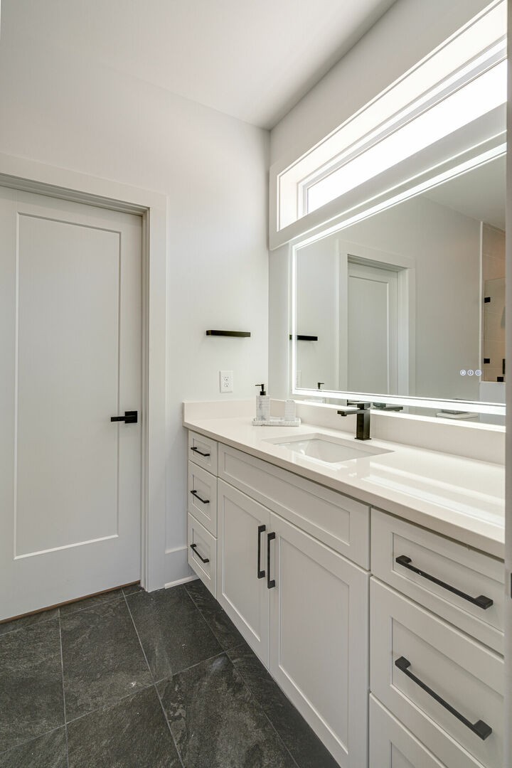 521 Camden Dr Unit: B