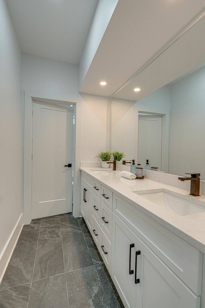 521 Camden Dr Unit: B