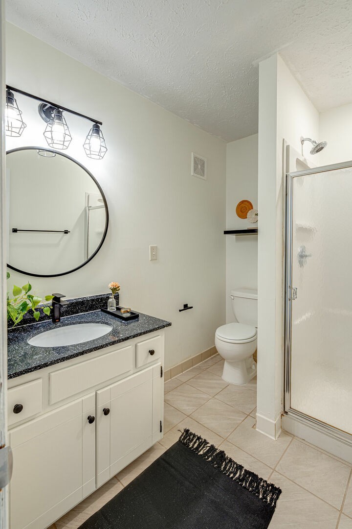 1808 State St Unit: 208