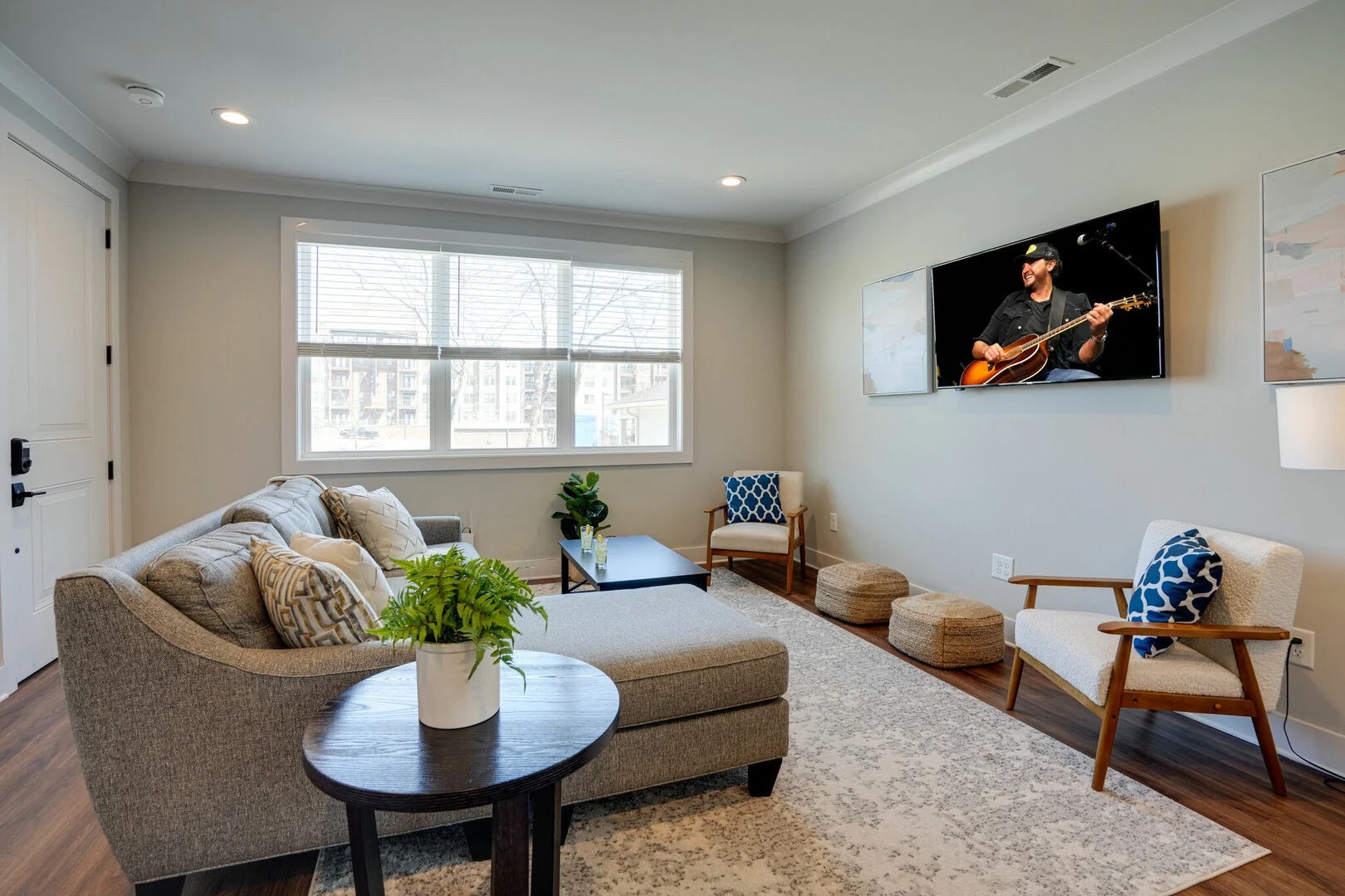 805B Bradford Ave Unit: 302