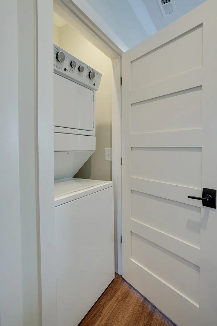 805B Bradford Ave Unit: 302