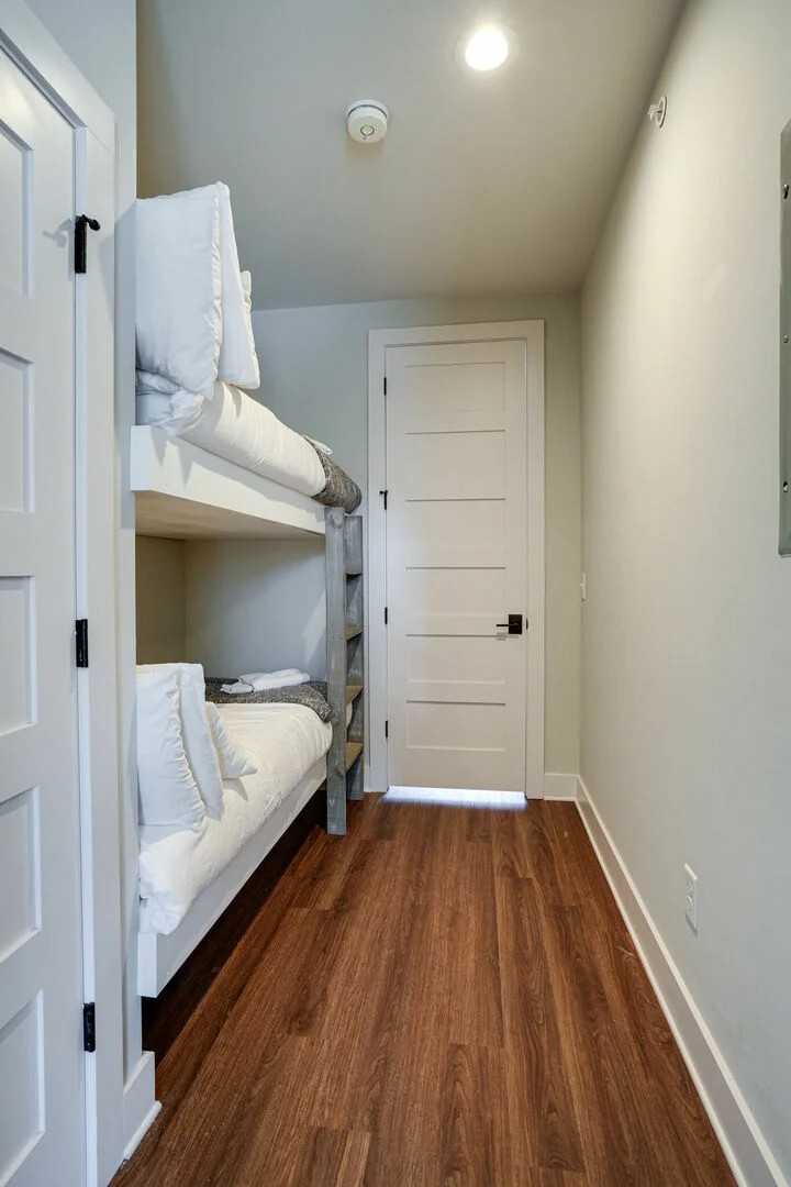 805B Bradford Ave Unit: 302