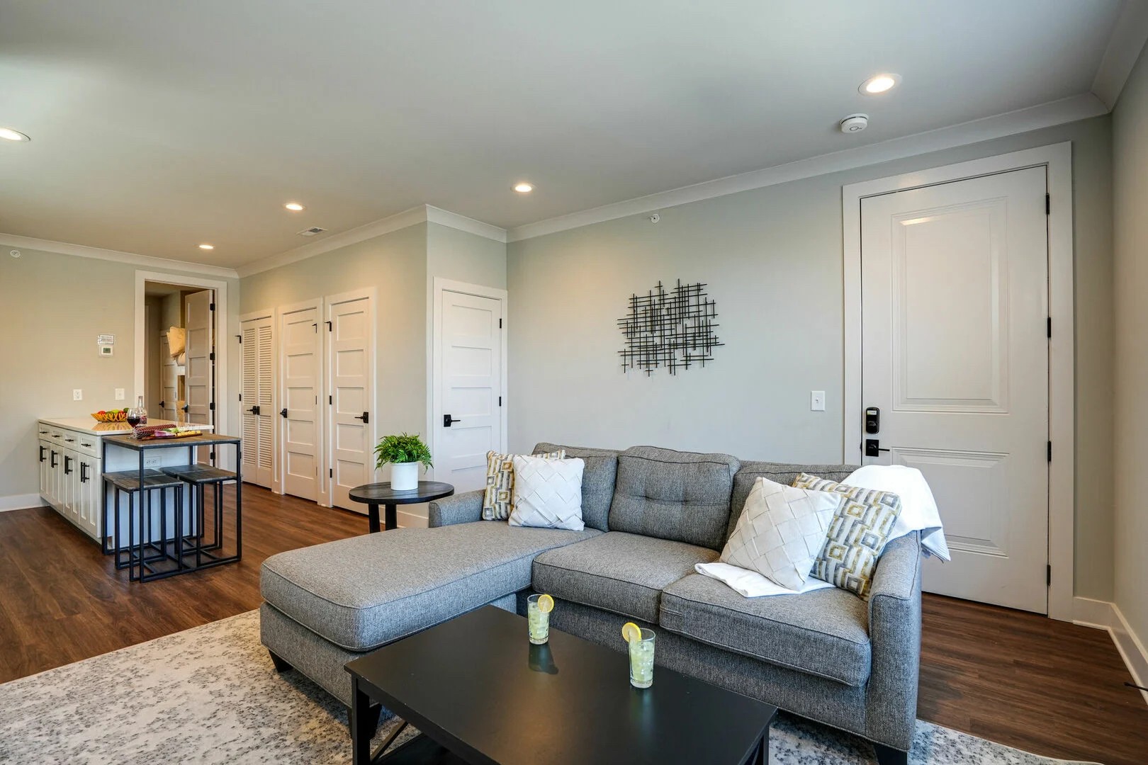 805B Bradford Ave Unit: 302