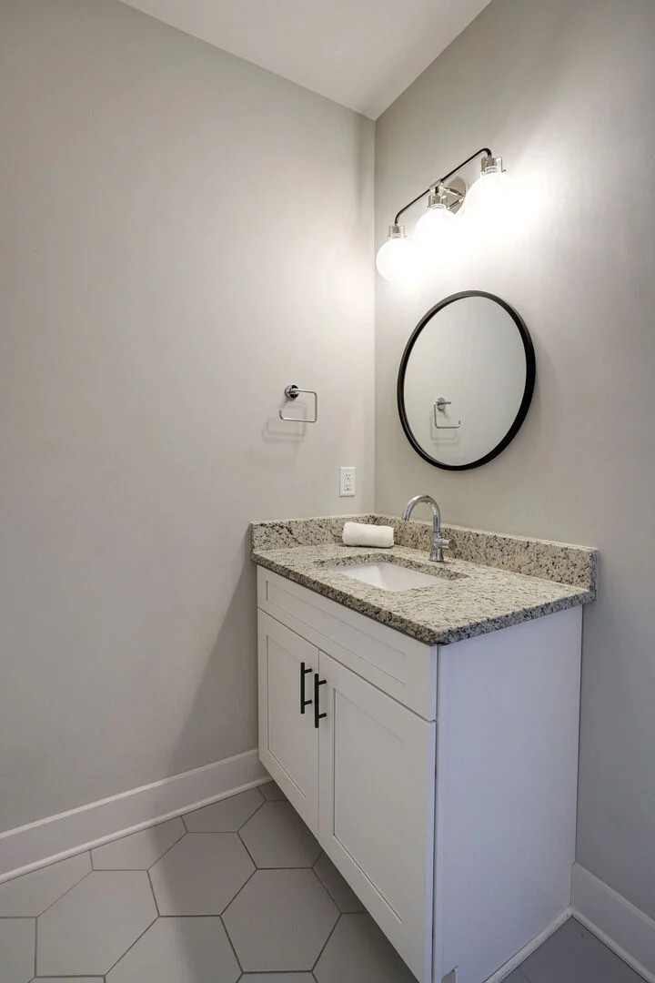 805B Bradford Ave Unit: 302