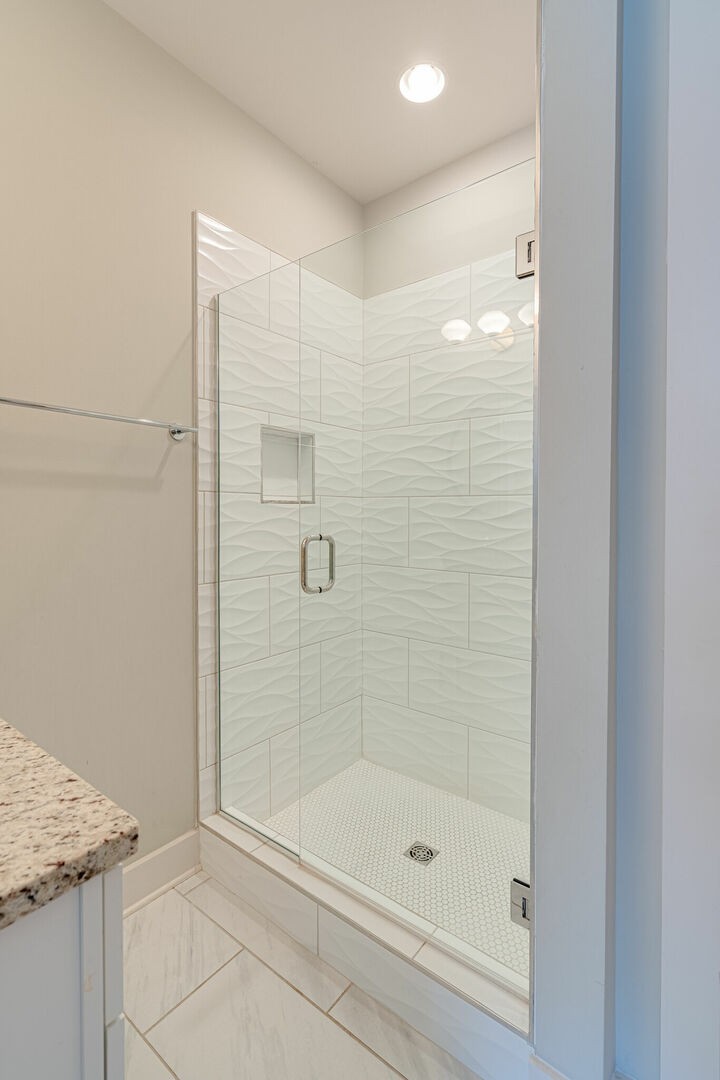 805B Bradford Ave Unit: 301