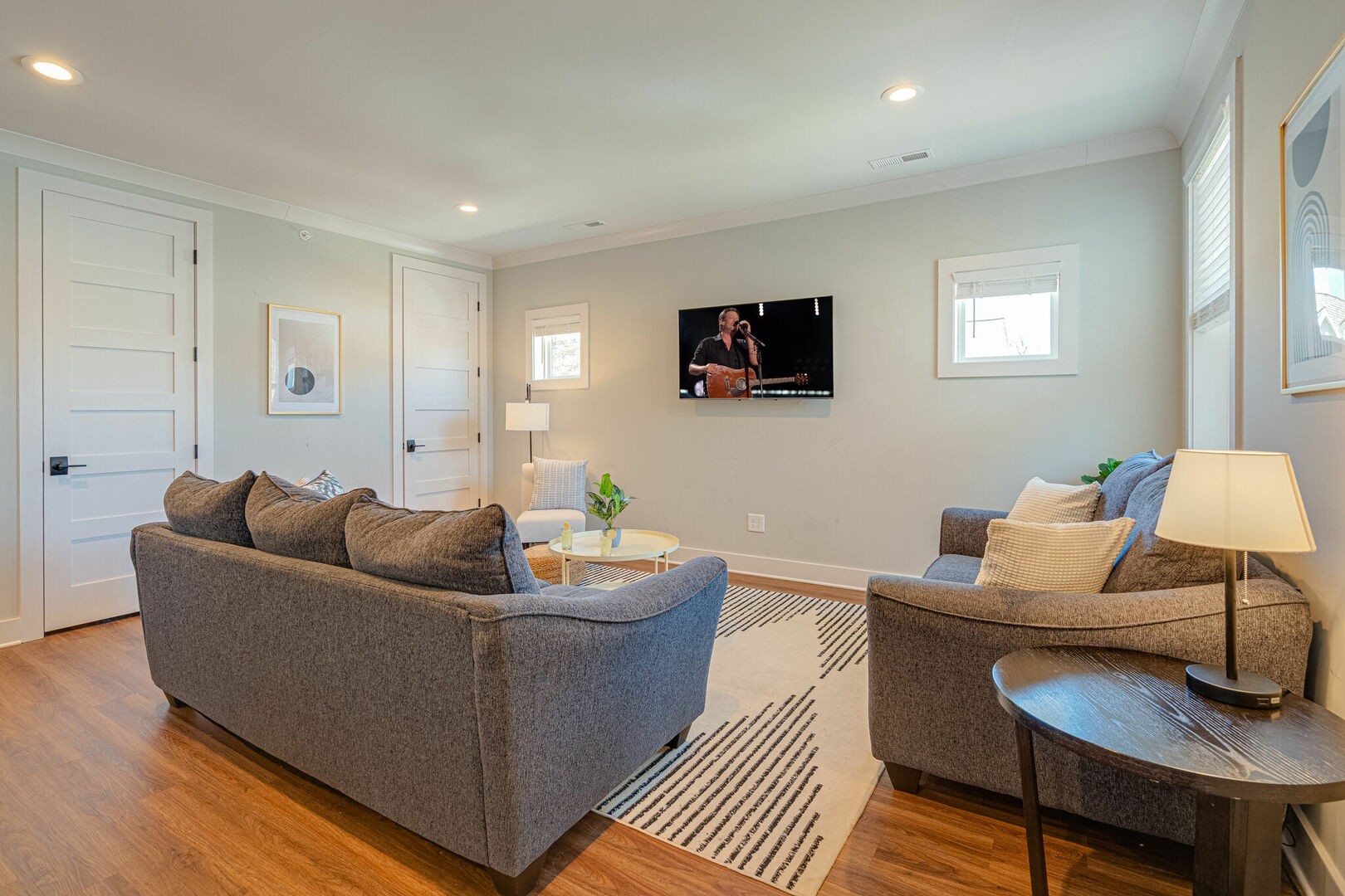 805B Bradford Ave Unit: 301