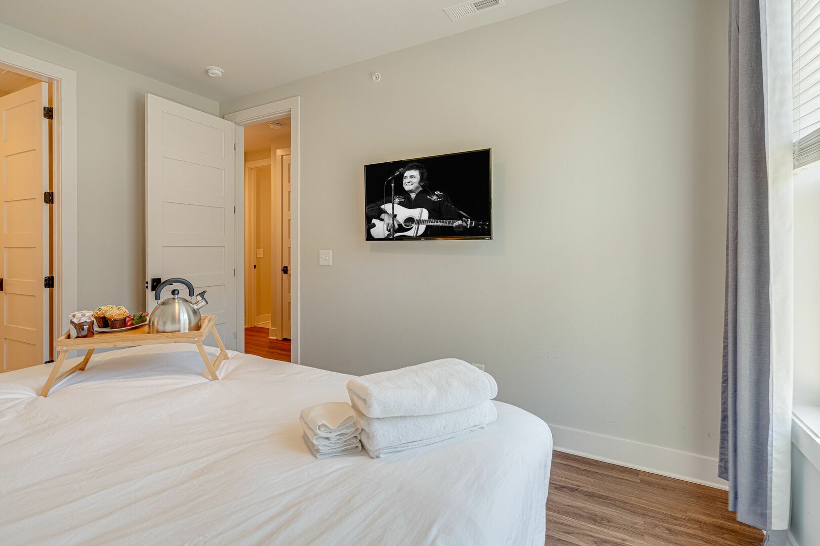 805B Bradford Ave Unit: 301