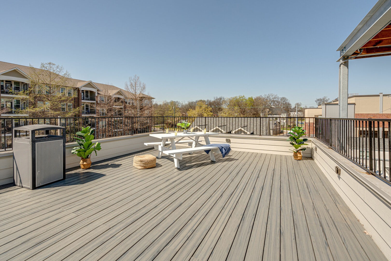 805B Bradford Ave Unit: 301
