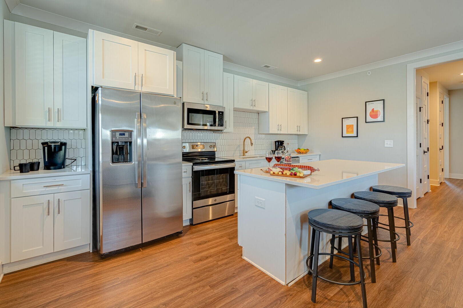 805B Bradford Ave Unit: 301